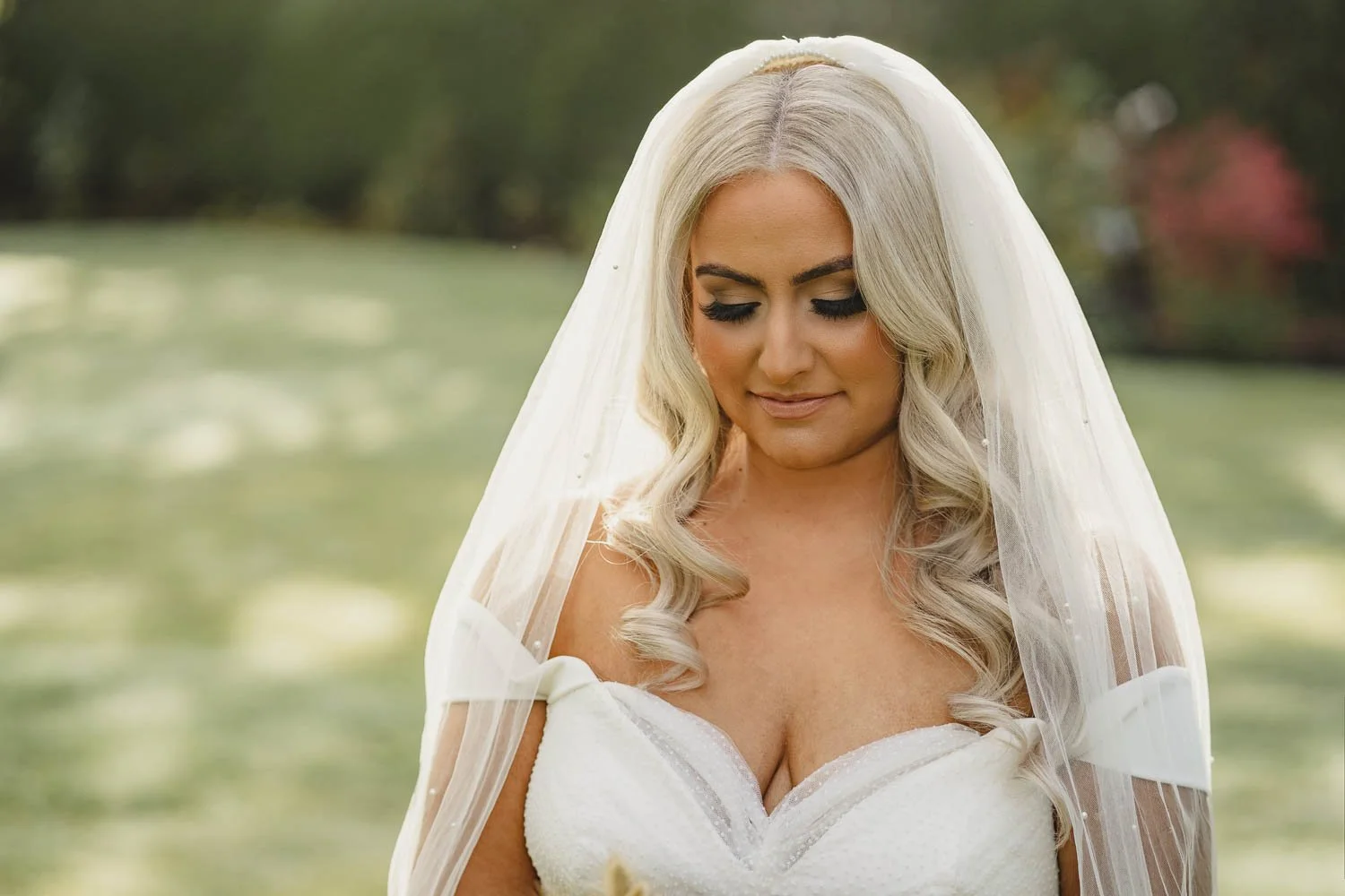  Louise and Peter’s gorgeous wedding photos in The Treehouse at AMPM. After morning prep in Omagh, we headed to Belfast for their humanist ceremony in AMPM, followed by photos around City Hall in Belfast.  