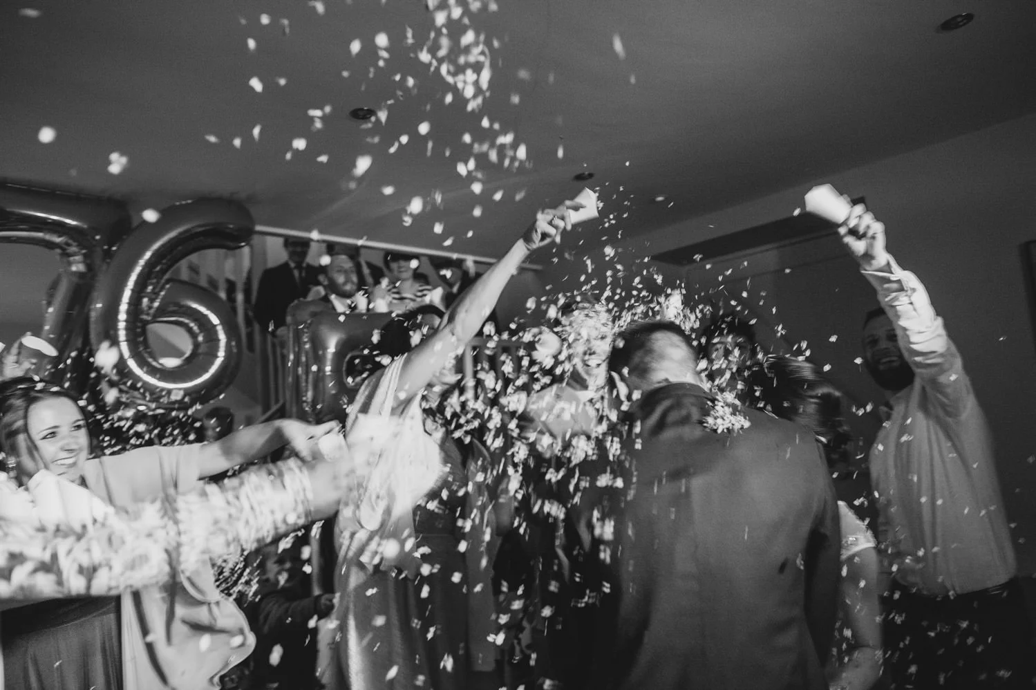  Wedding dancefloor confetti 