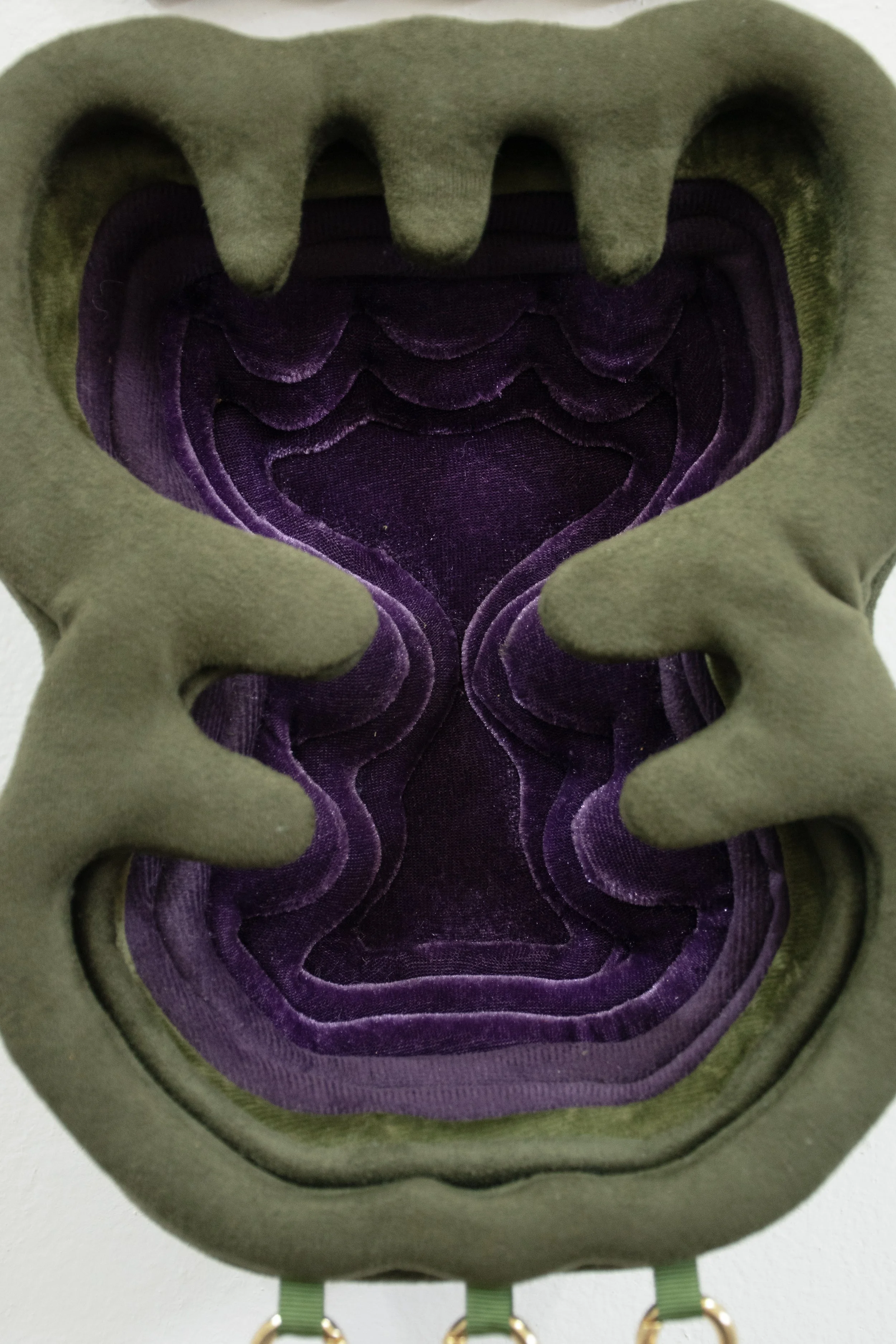 Flor-oferenda, 2024
Série: "Imagens preenchedoras"