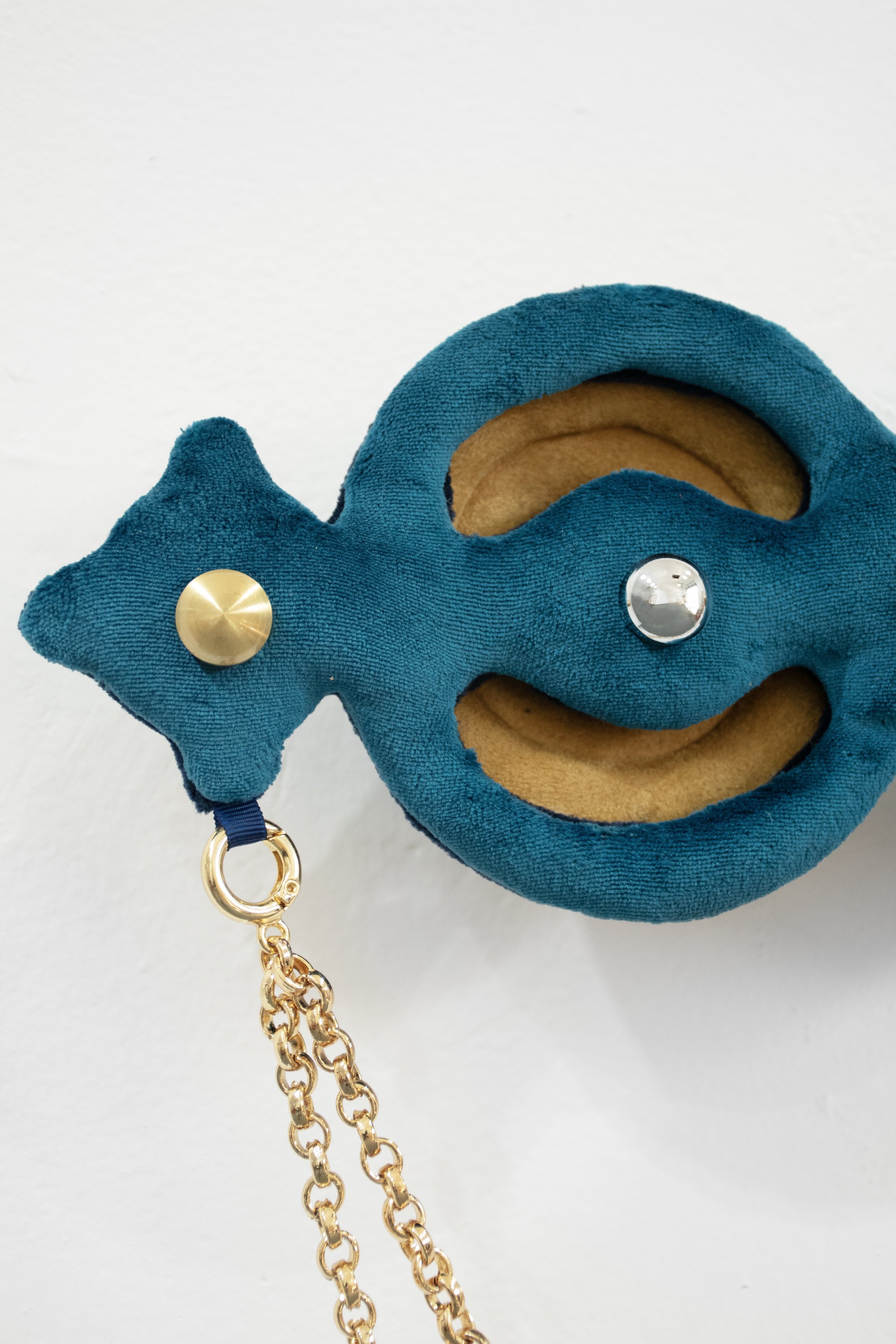 Óculos de mergulho, 2024
Série: "Imagens preenchedoras"