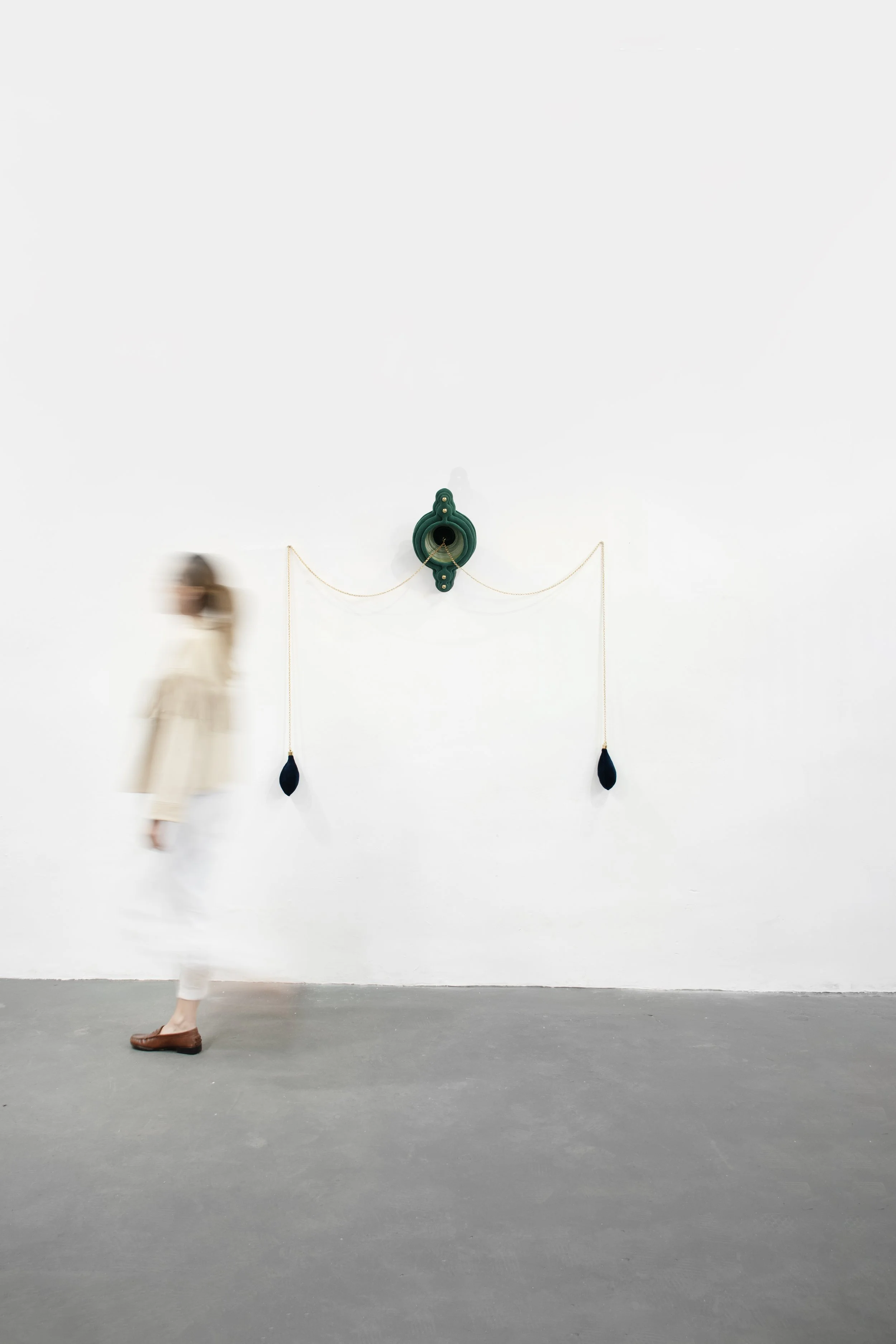 Relógio à prova do tempo, 2024
Série: "Imagens preenchedoras"