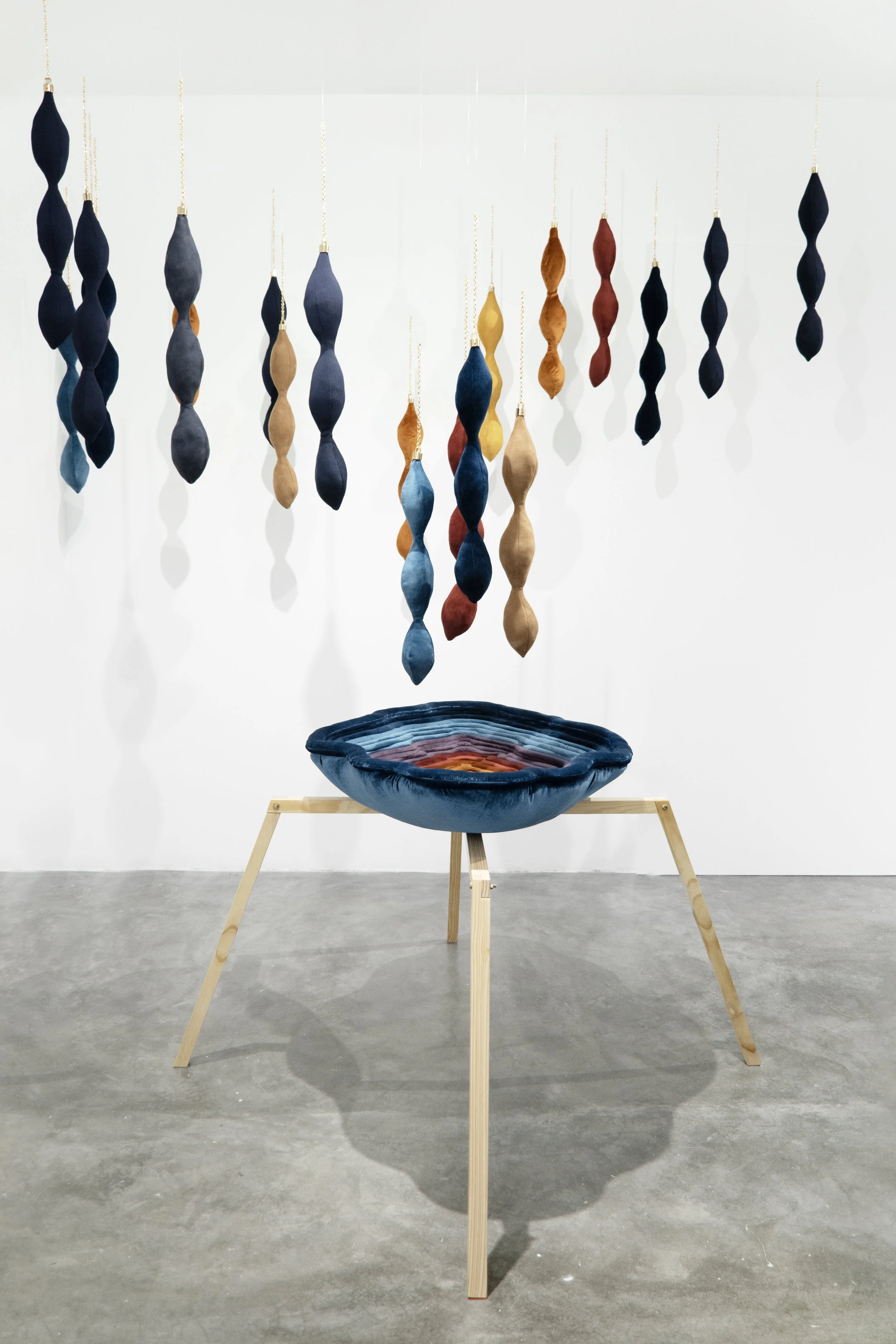 Caverna da Concha, 2024
Série: "Imagens preenchedoras"