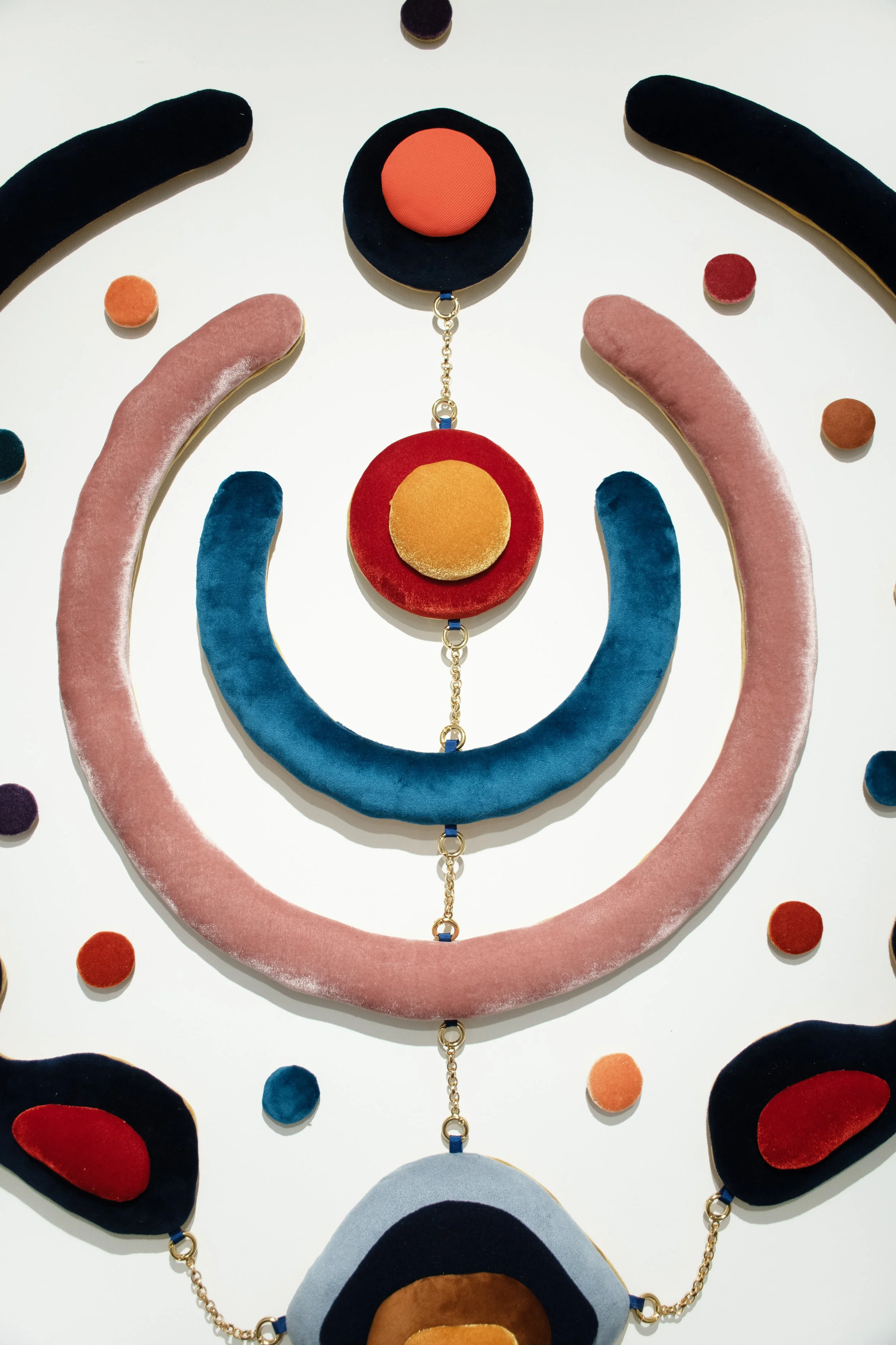 Totem, 2024
Série: "Imagens preenchedoras"