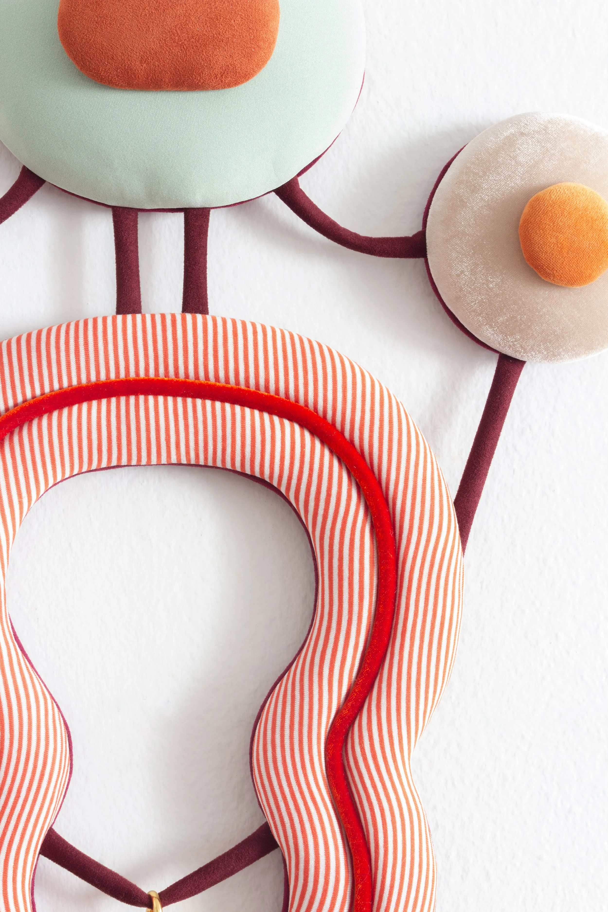 Sem título #2
Série: "Amuletos para atravessar paisagens"