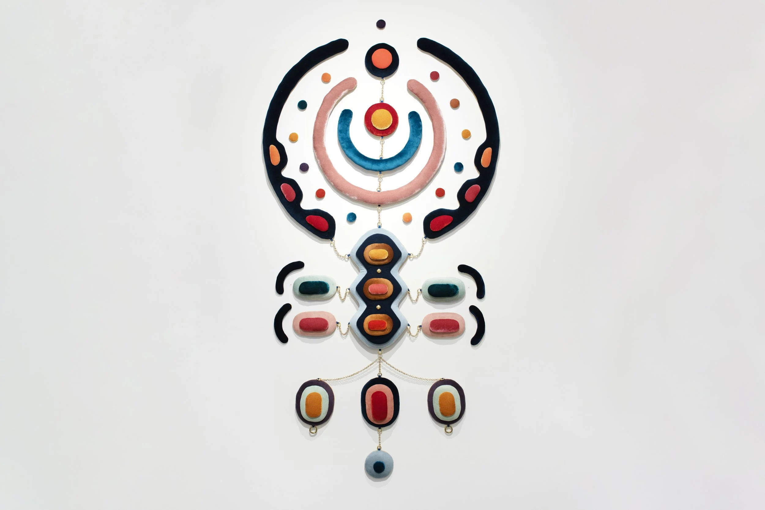 Totem, 2024
Série: "Imagens preenchedoras"