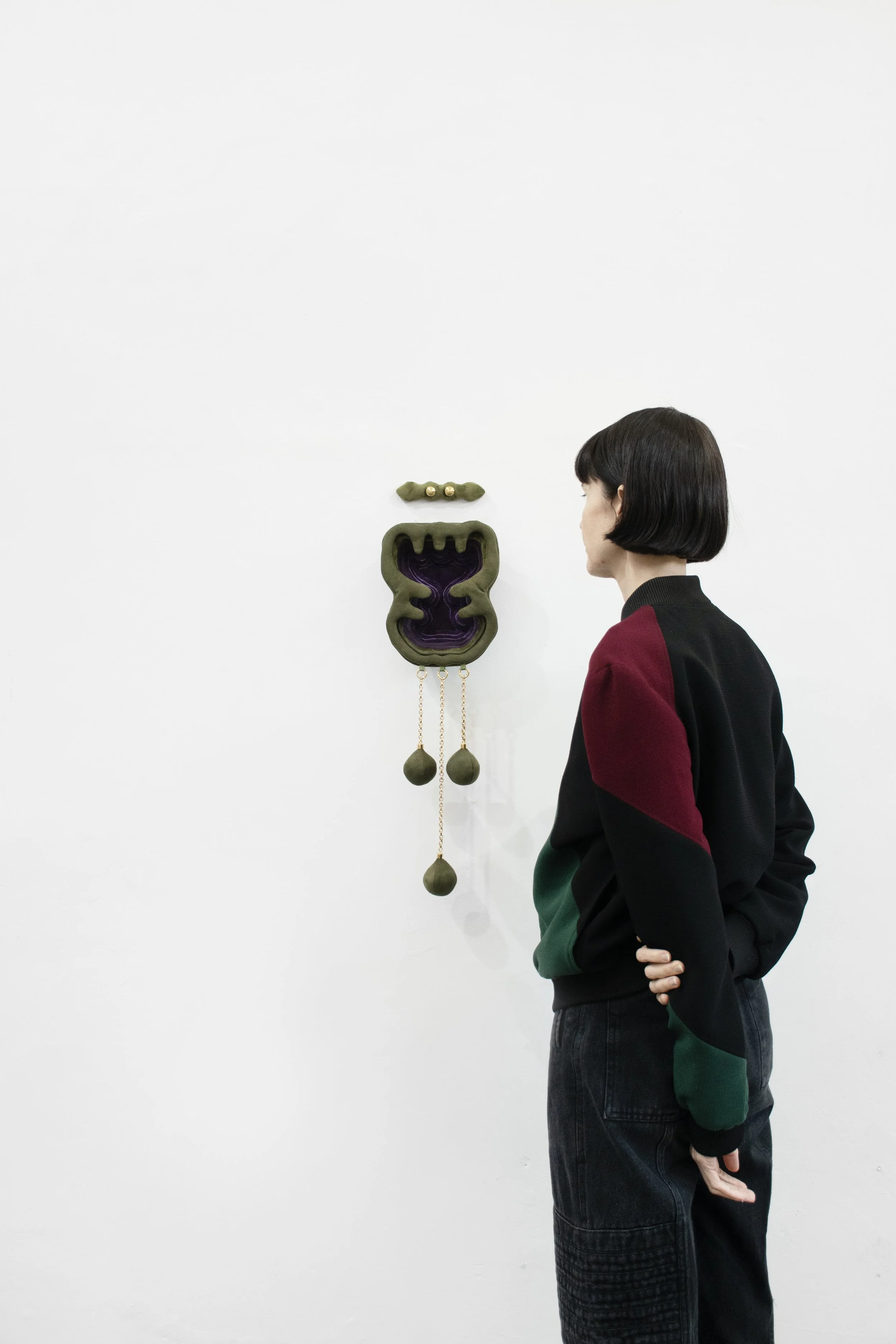 Flor-oferenda, 2024
Série: "Imagens preenchedoras"