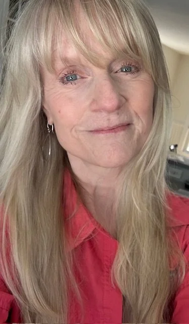 Blonde doula from Maine