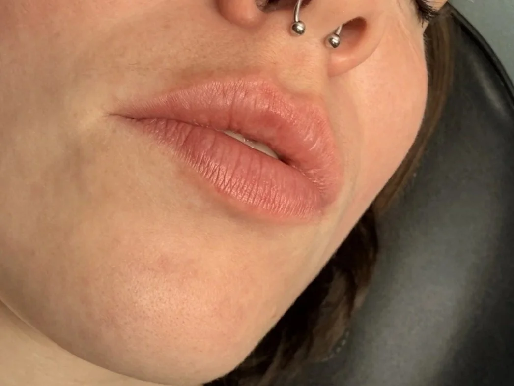 Light Lip Blushed Healed 