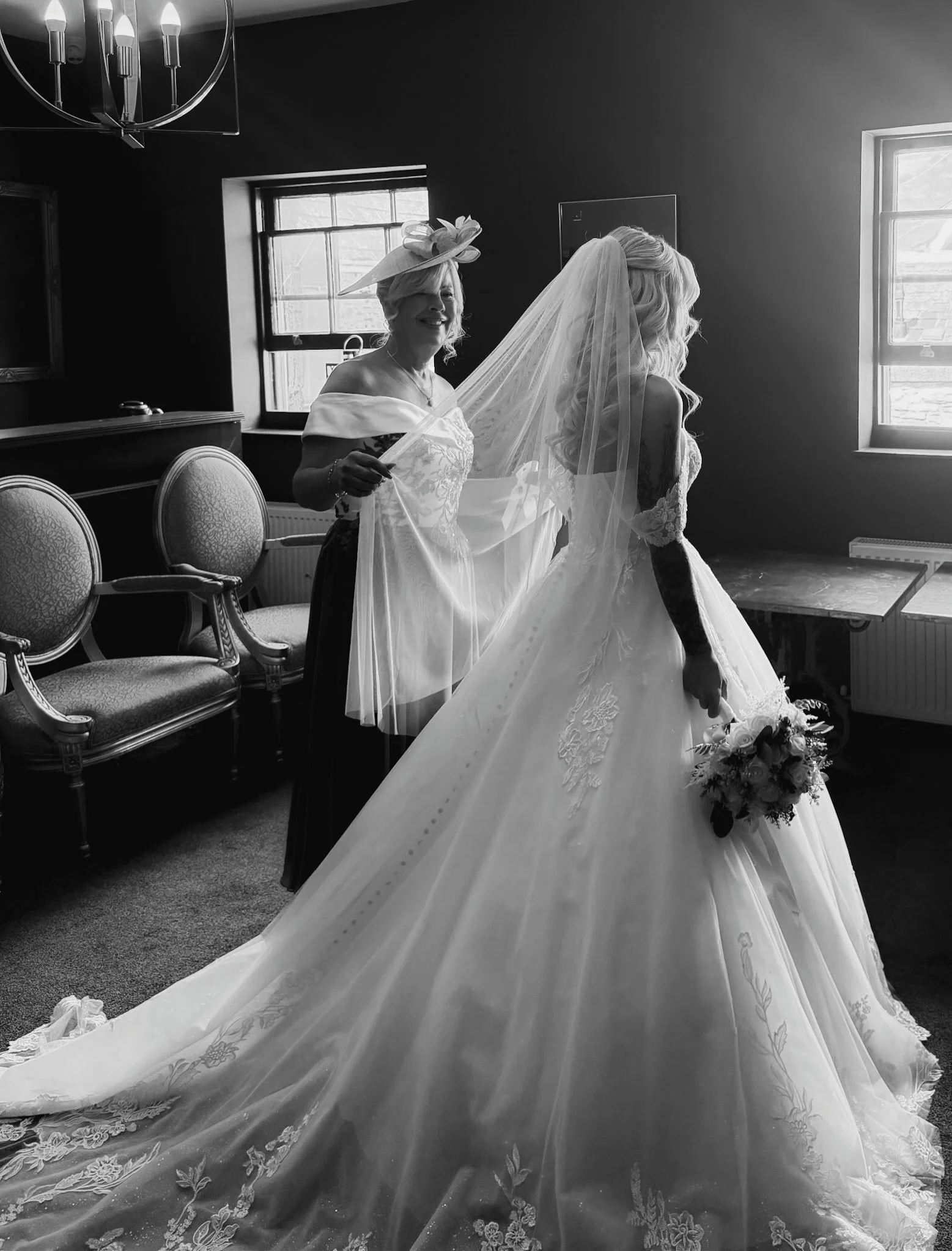 The moment 🎥 &rarr; the memory 📸

One second, you&rsquo;re living it. The next, you have a photo that lets you relive it all over again. I&rsquo;ll capture both of these for you. 🤍

A few moments from D&rsquo;s joyful, laughter-filled wedding morn
