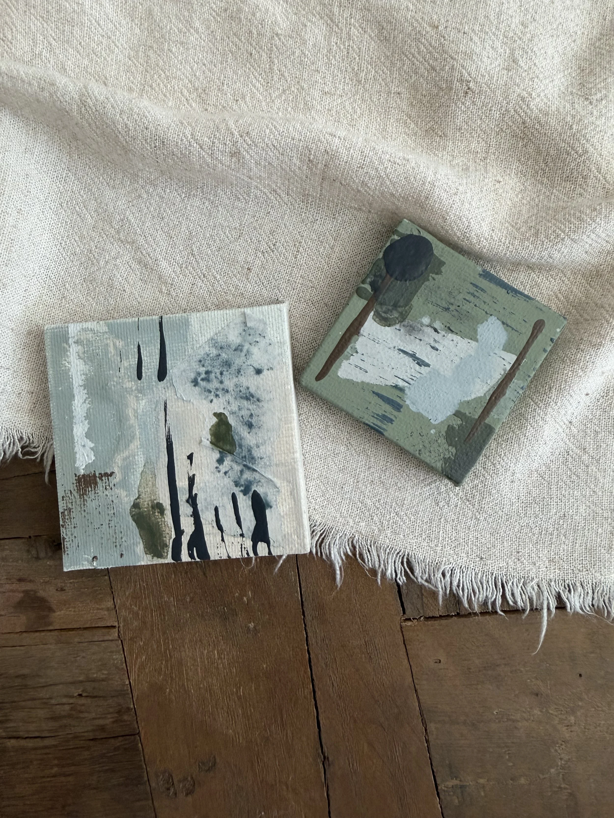 Nestling | Mini Gallery