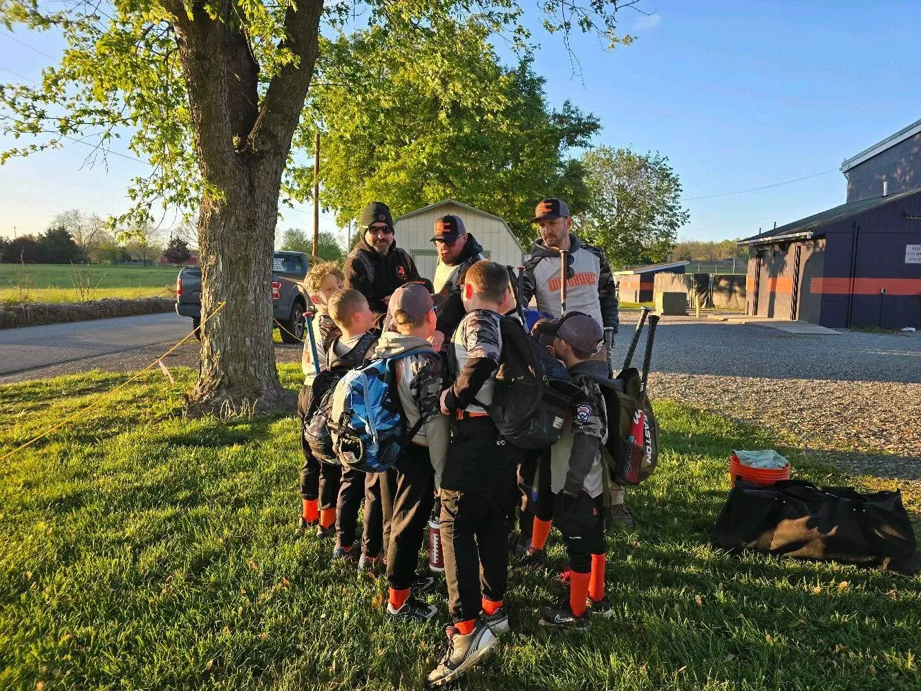 This spring, The Chicken Wingboys traded sauce stains for dirt stains and had the honor of sponsoring a @southcountylittleleague team. ⚾🐔

We're incredibly proud of our Wingboys. The season may have ended in the playoffs, but the memories, friendshi