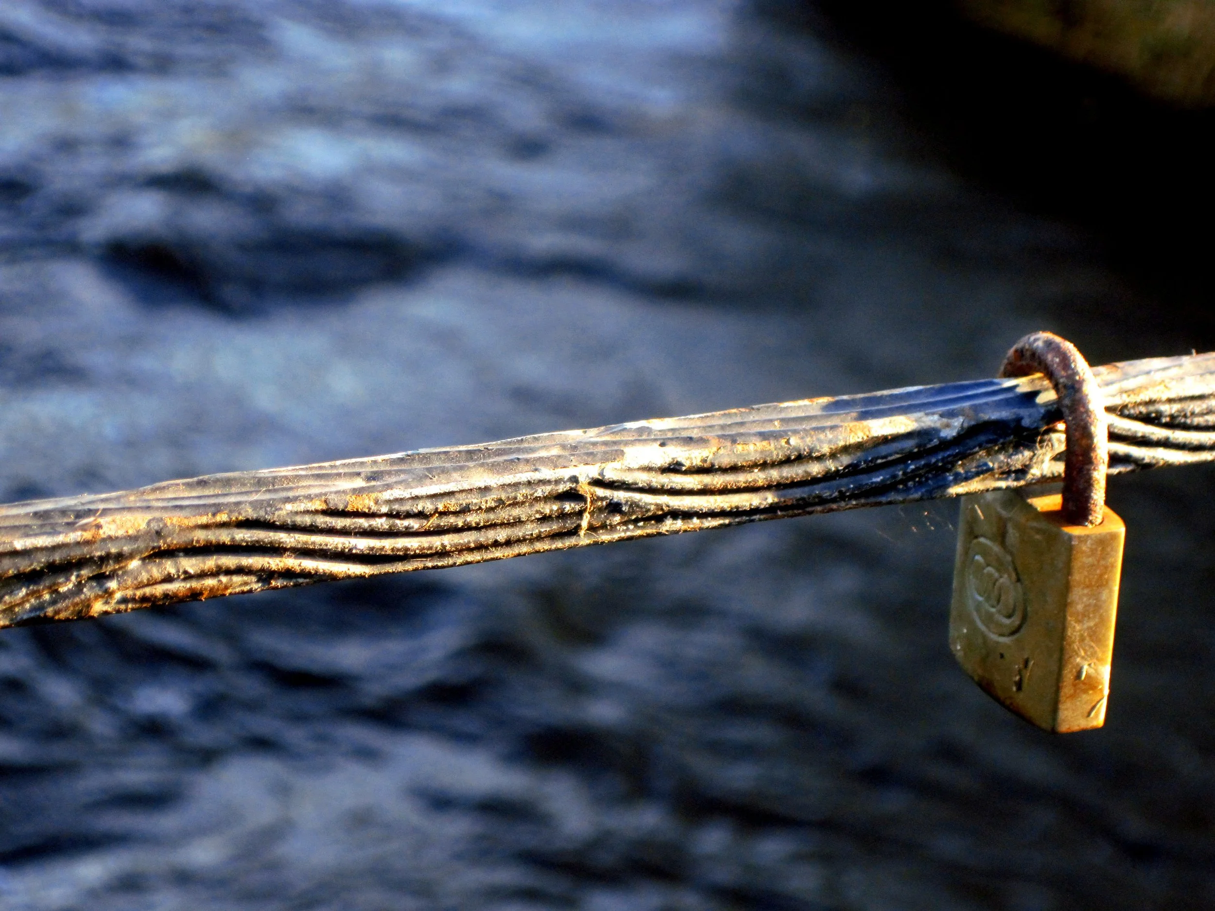 LOCK ON A BRIDGE / Digital Photography