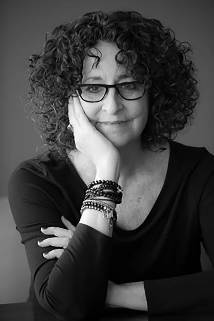 Liz_Scott_Author_Photo.jpg