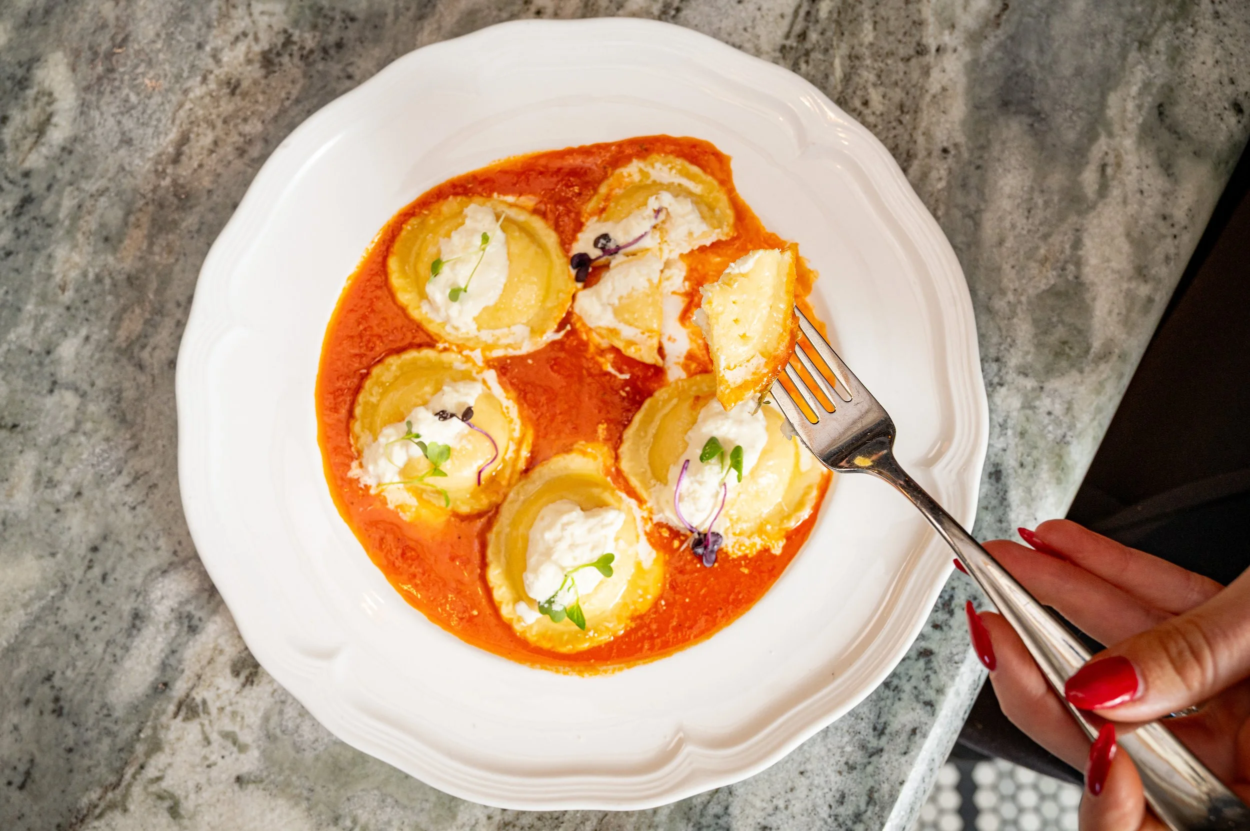 Alessandros_Wood_Fired_Italian_Burrata_Ravioli_NIC.OLEphotography-162.jpg