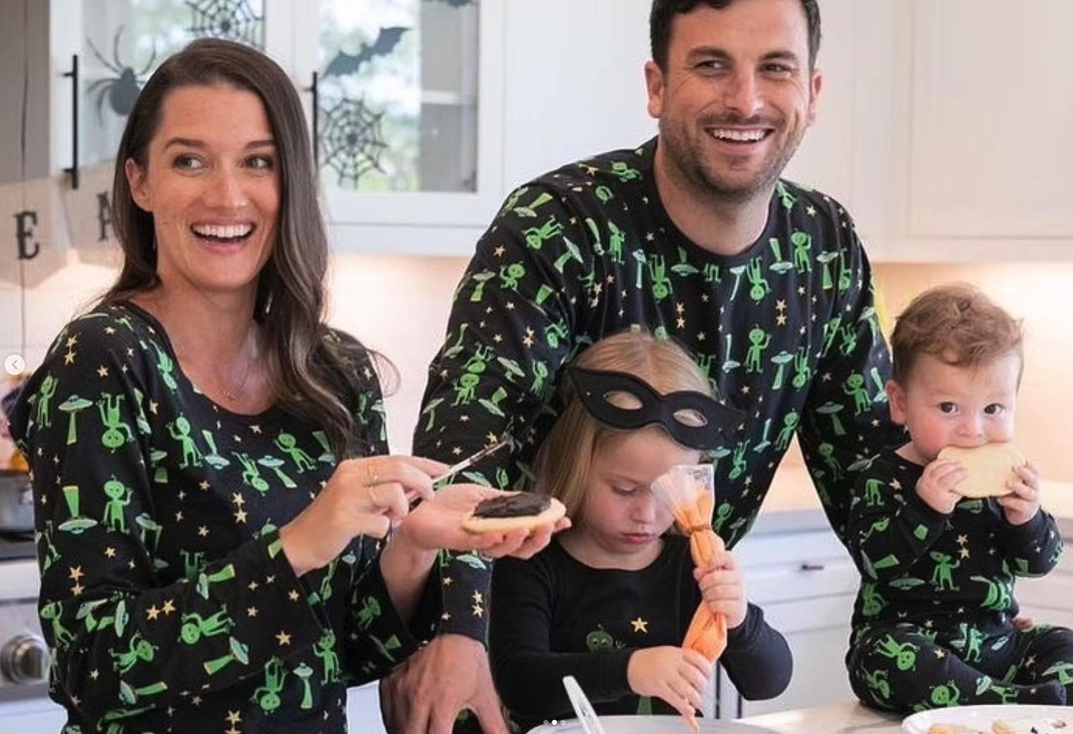 Leveret Clothing - Jade & Tanner Photoshoot
Set Dressing
Shot on location in San Juan Capistrano