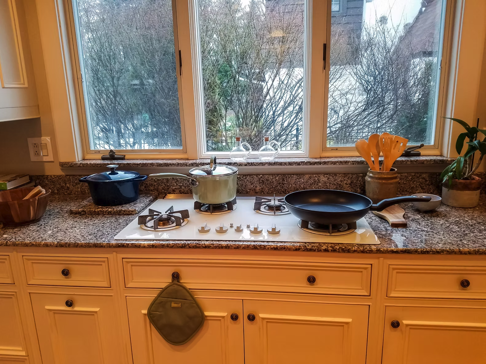 Confession - Feature Film 
Set Dressing
Jillian's Kitchen - shot in various locations around Central New York