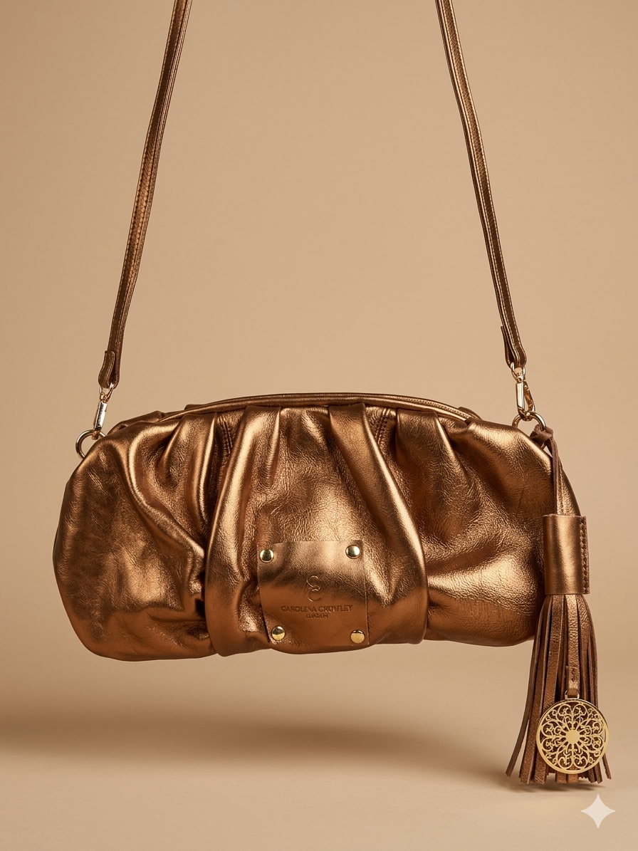 CLUTCH CON CADENA DE PIEL