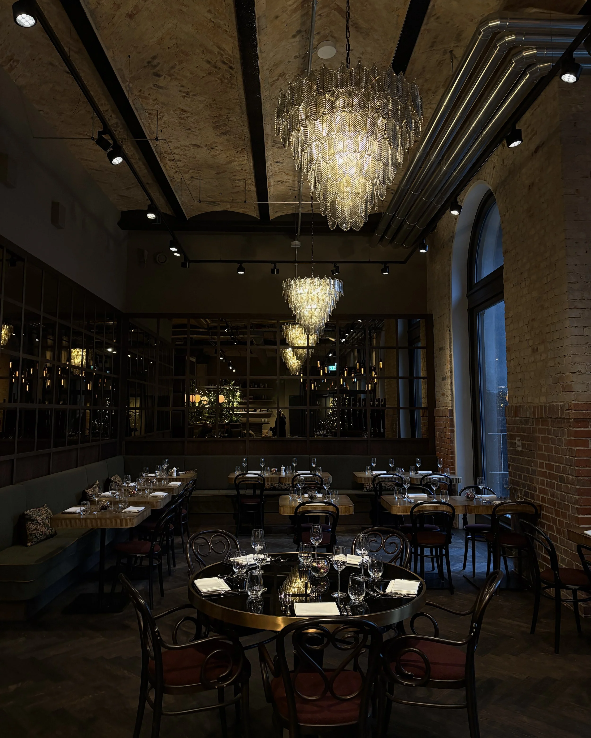 Berlin big restaurant.jpg