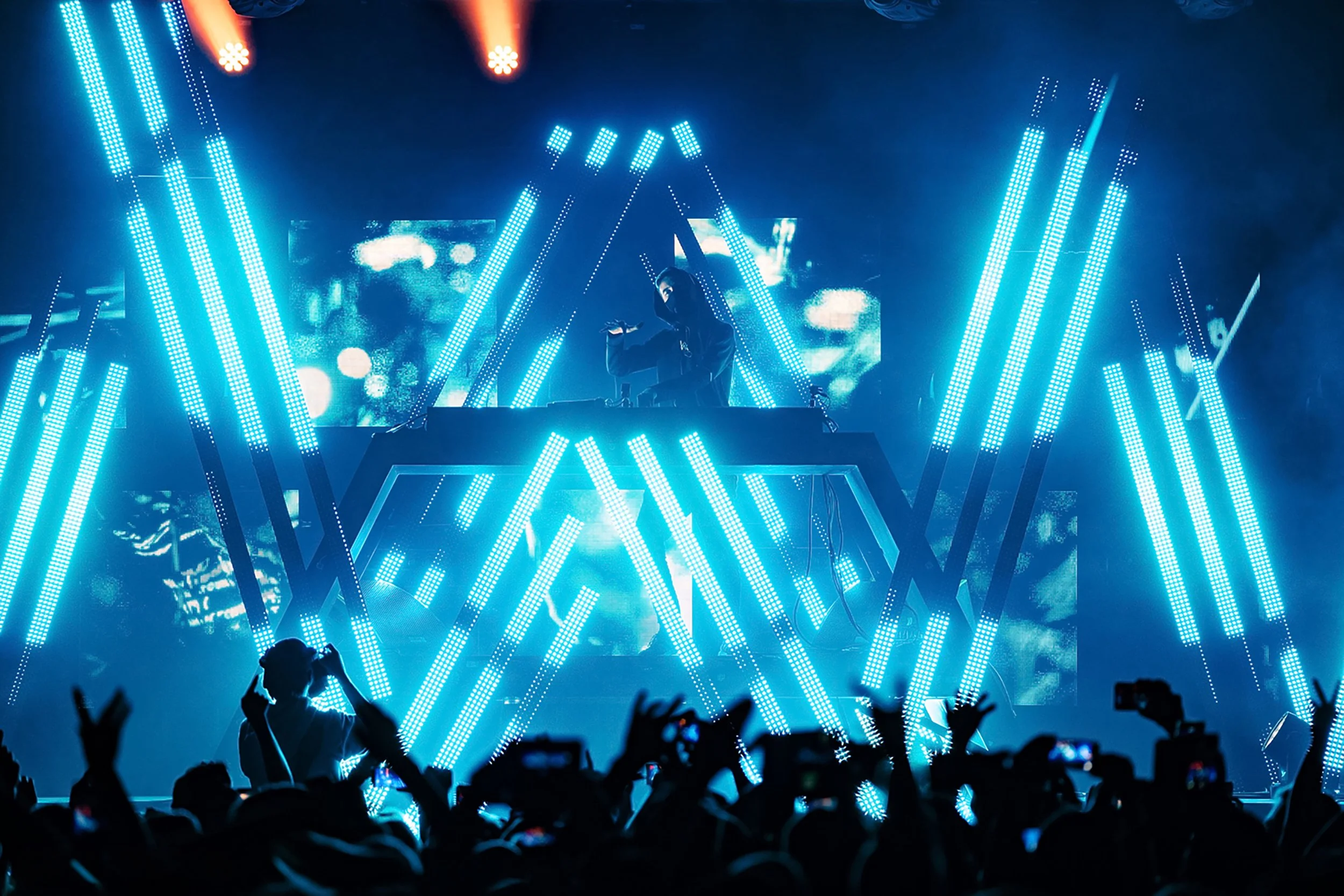 Alan Walker EDM-keikalla Helsingissä. Musiikki- ja konserttikuvaus – valokuvaaja Sami Turunen.