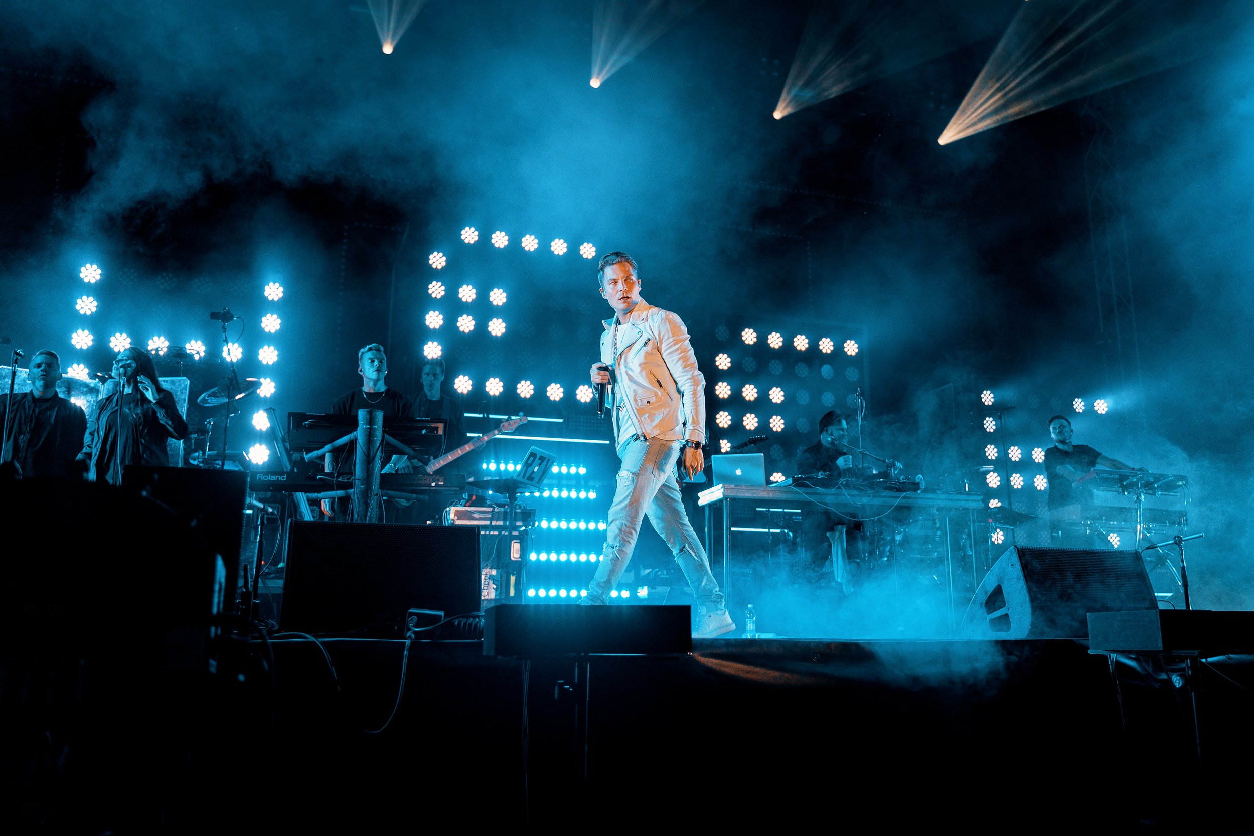 Cheek vauhdissa livekeikalla. Musiikki- ja konserttikuvaus – valokuvaaja Sami Turunen.