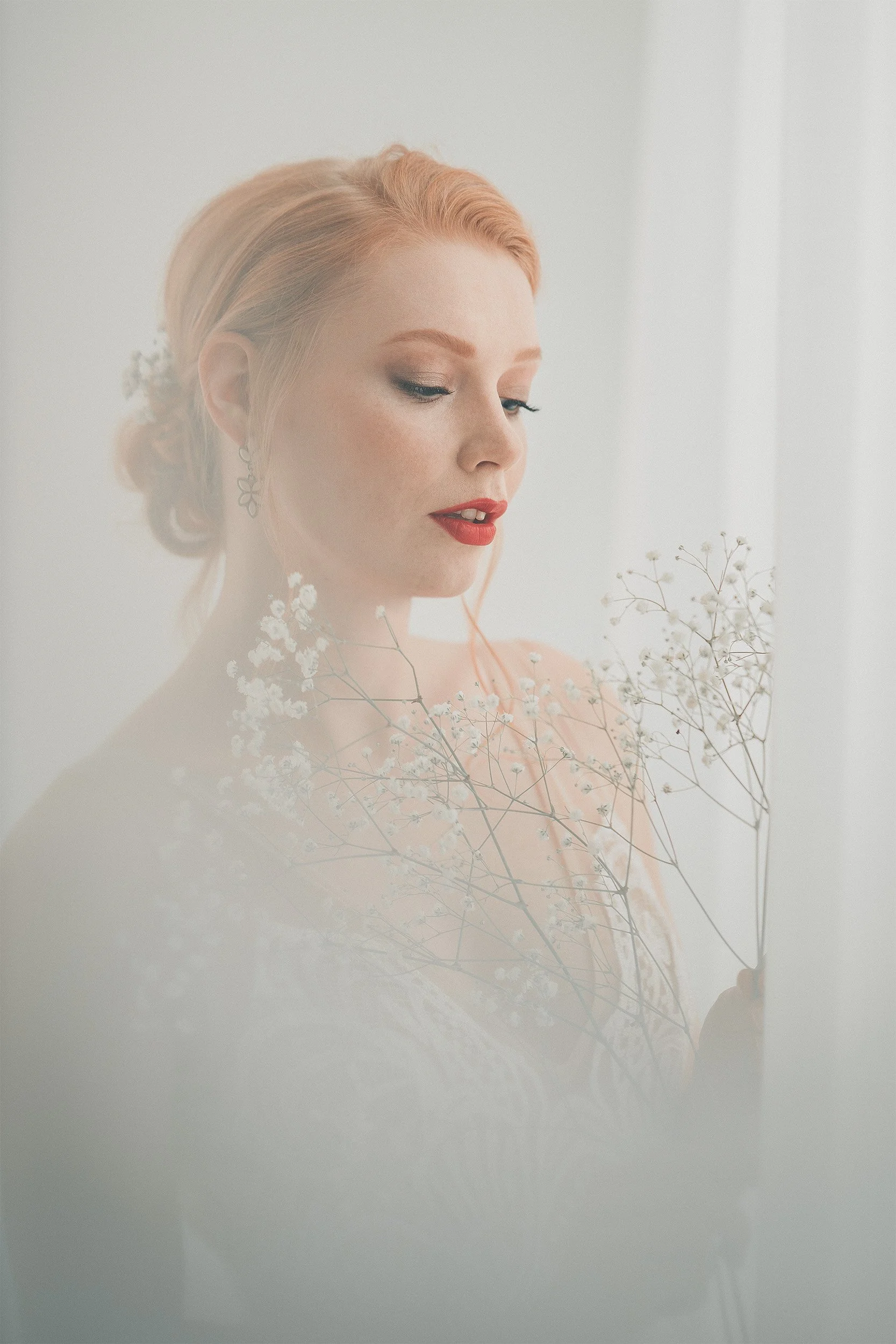 Morsiuskuvaus studiolla. Valokuvaus: Sami Turunen, malli: Minna Sorri, muah: Minja Konttori. Bridal portraits in Helsinki.