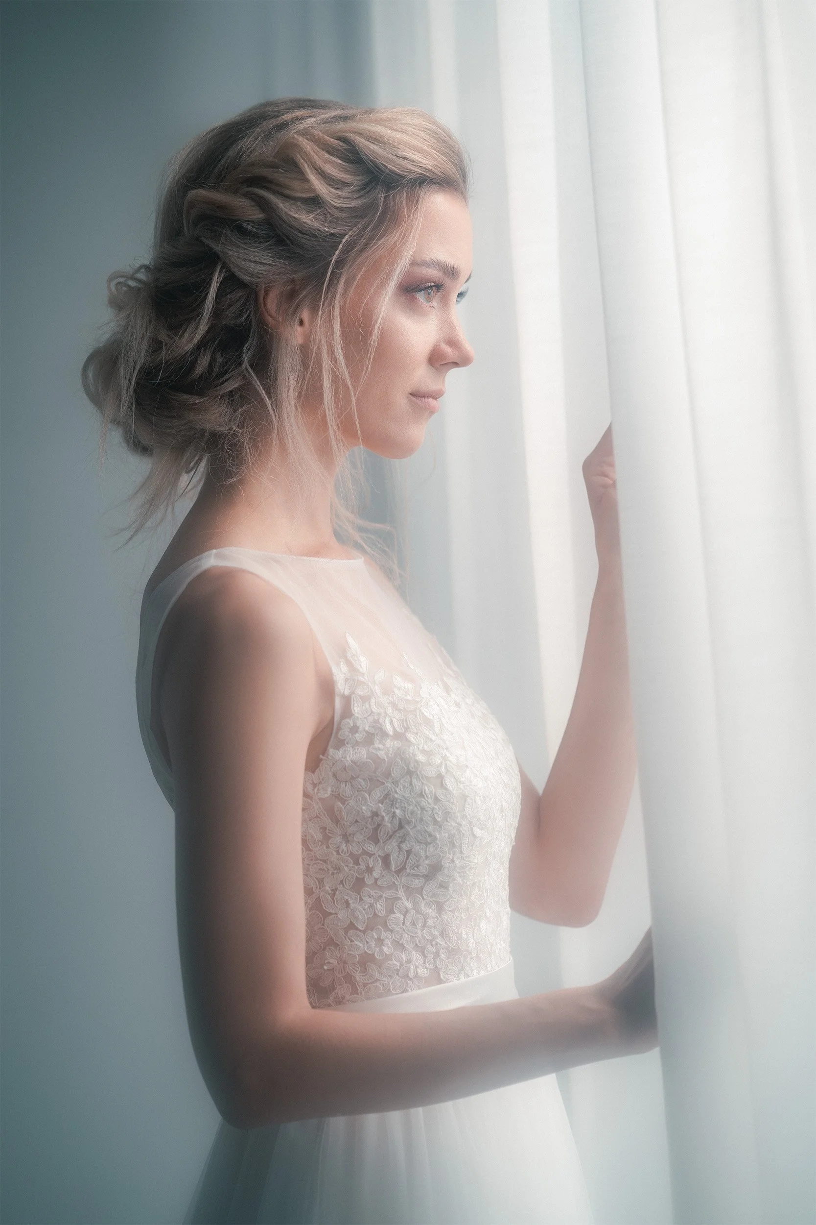 Morsiuskuvaus studiolla. Valokuvaus: Sami Turunen, malli: Vanessa Ekholm, puku: Mecco, muah: Salli Timlin. Bridal portraits in Helsinki.