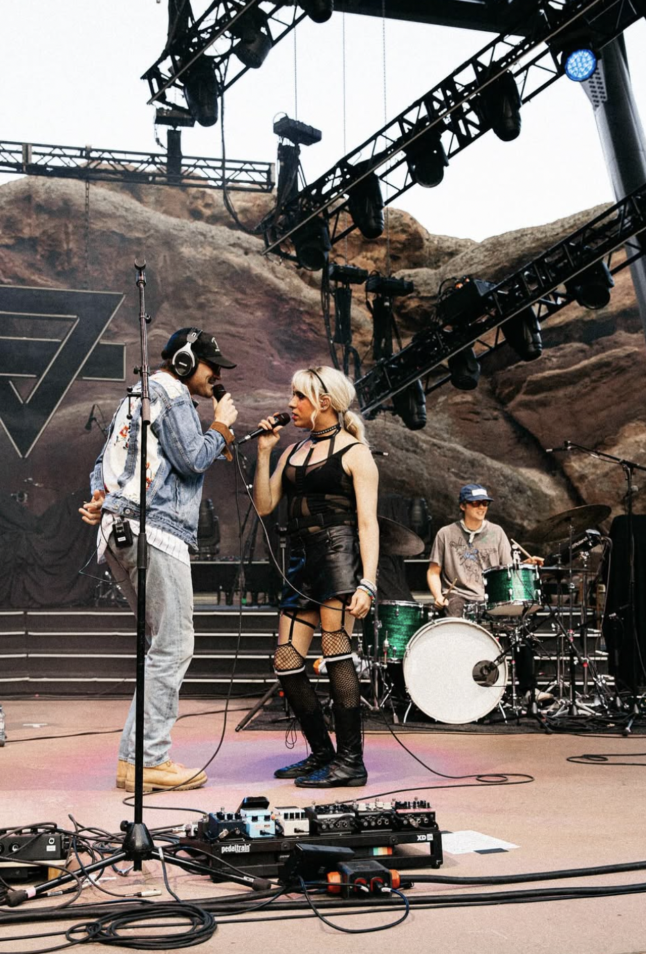 REVIEW: Medium Build and Rainbow Kitten Surprise in New York