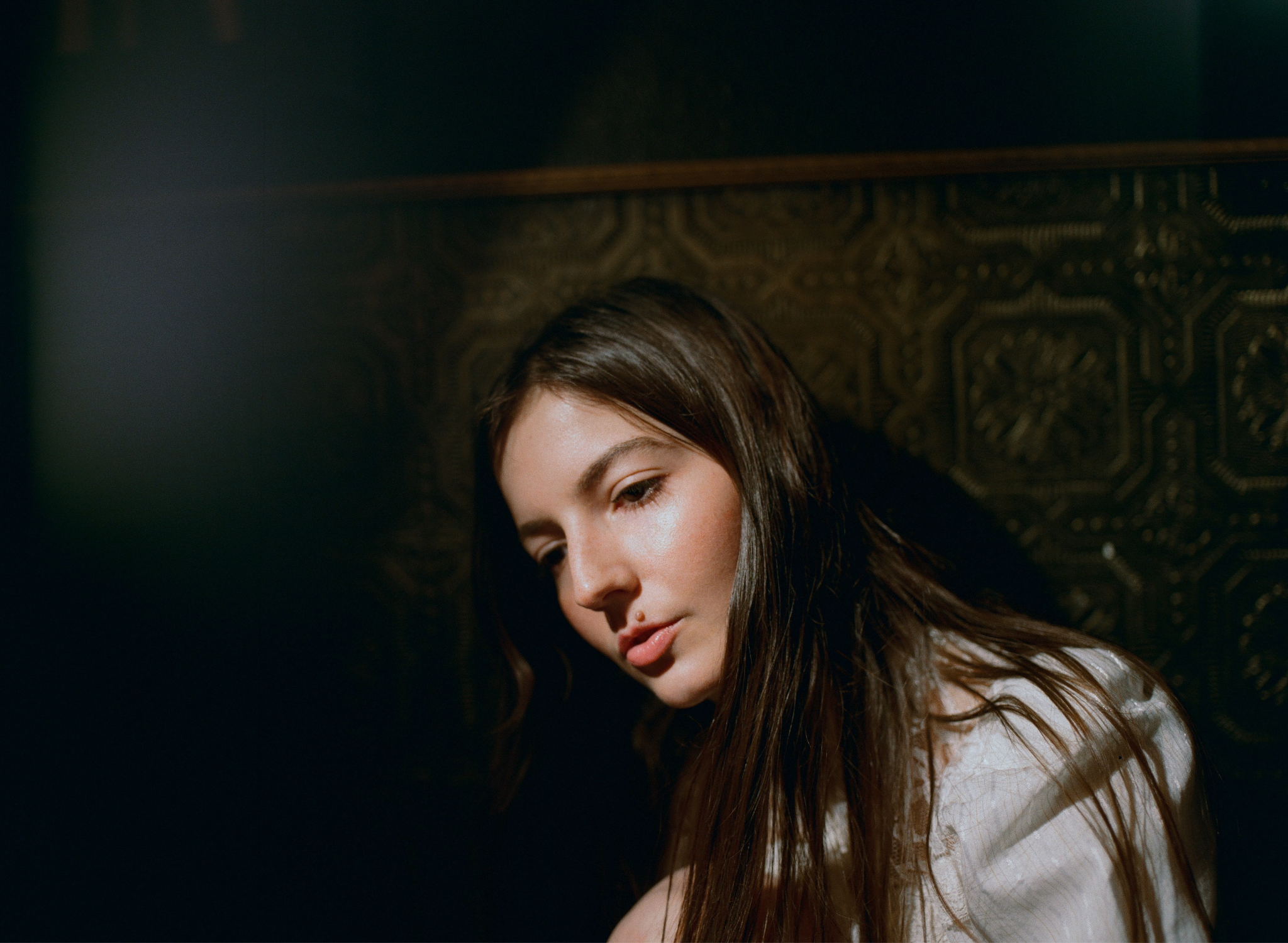 REVIEW: “HOURGLASS” is the Hidden Lagoon on CASANDRA’s ‘ISLA TRANQUILITA’