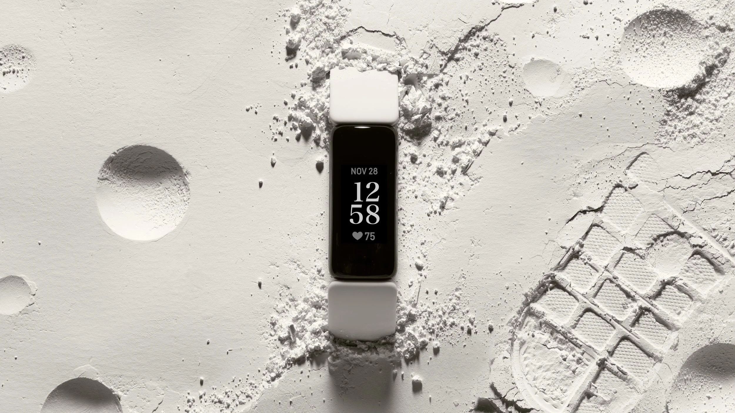 169- lunar -FITBIT_FA20_Social_StillLife_Proxima_Lunar_66860_STACKED_Retouched_R4.jpeg