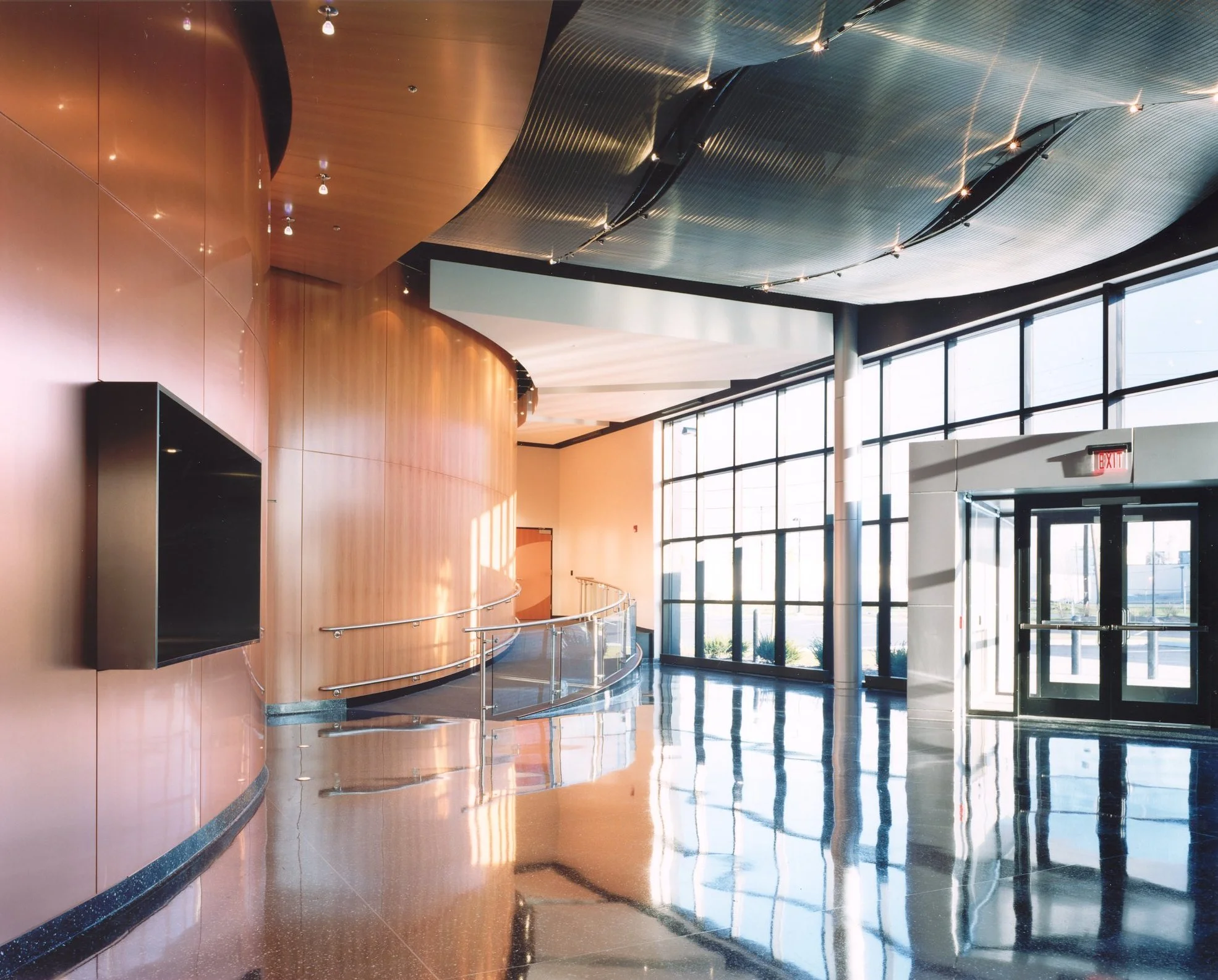 Carteret Lobby toward vestibule.jpg