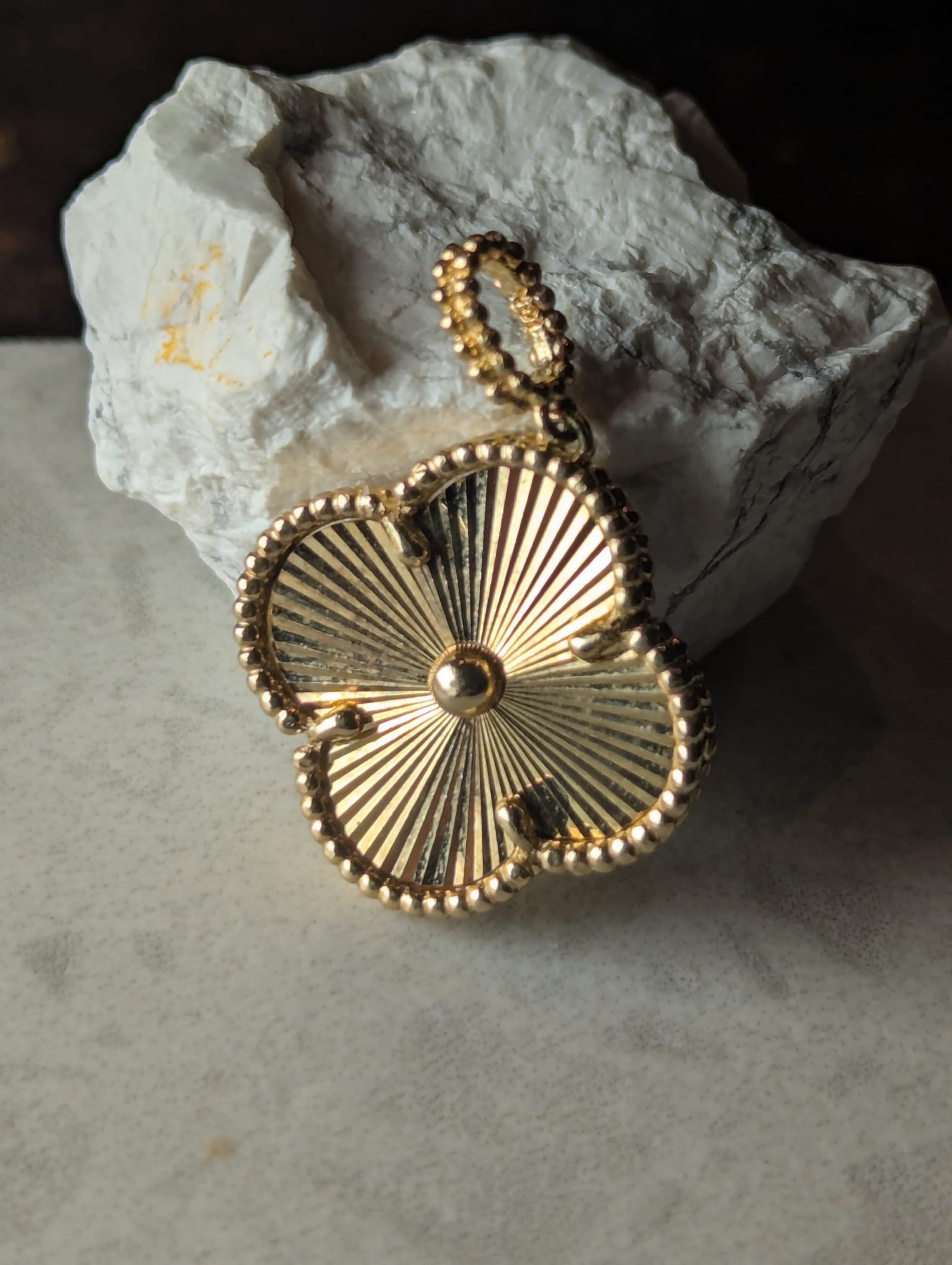pendant clover yellow gold $767 #194.jpeg