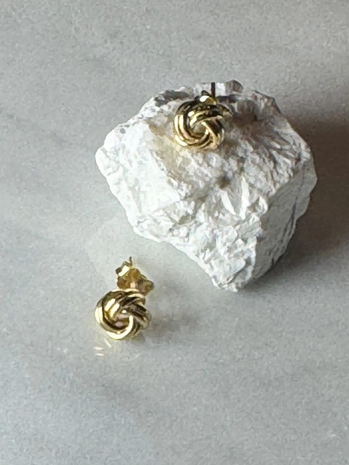 Earring 18k Love Knot Studs