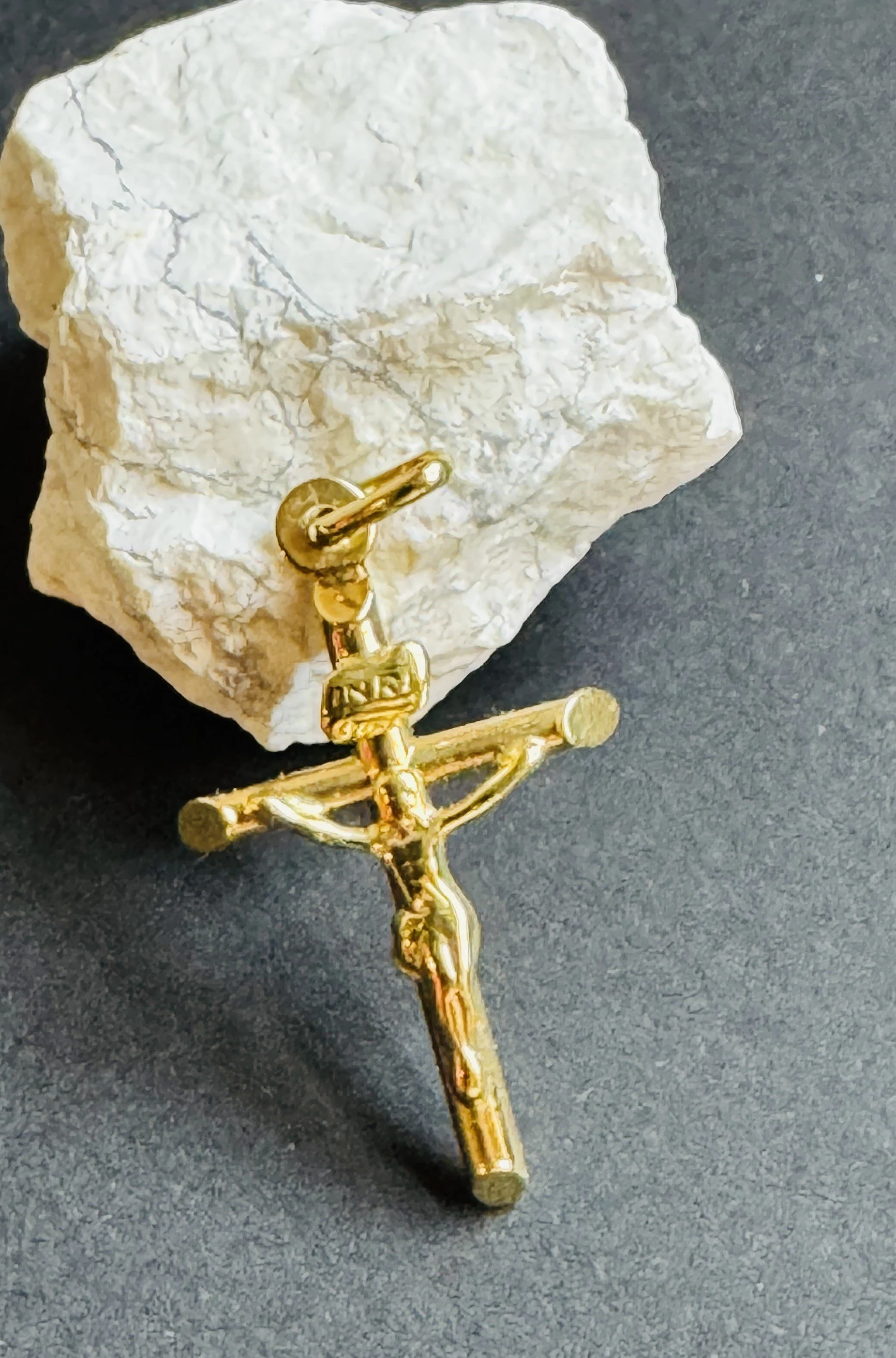 Pendant Crucifix