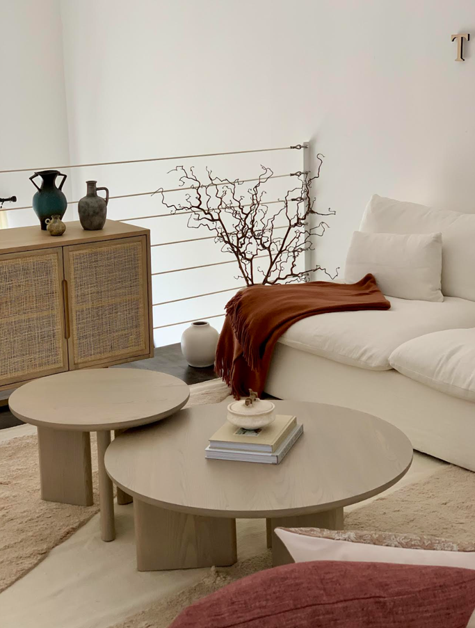 2. natural-interior-design-relaxing-white.png