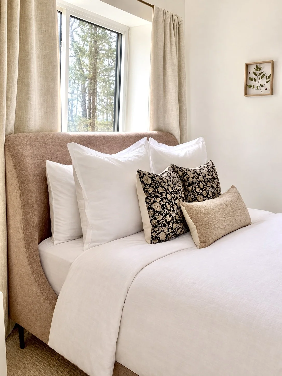 pink girls bedroom design.jpg