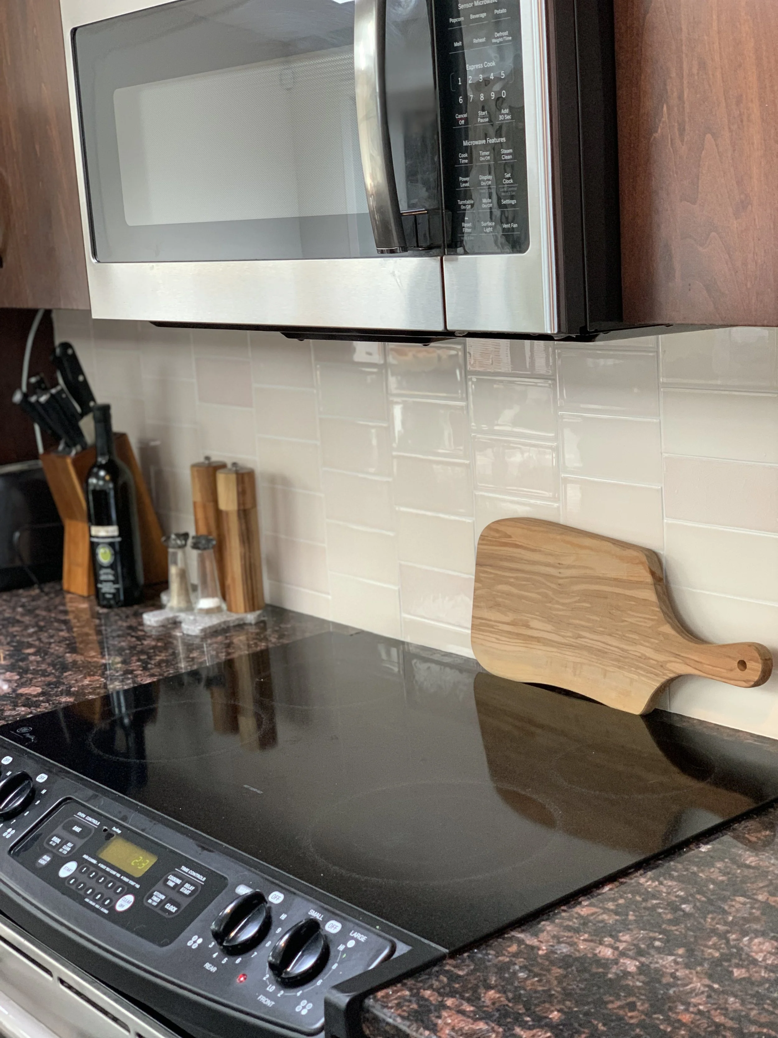 kitchen backsplash.jpg