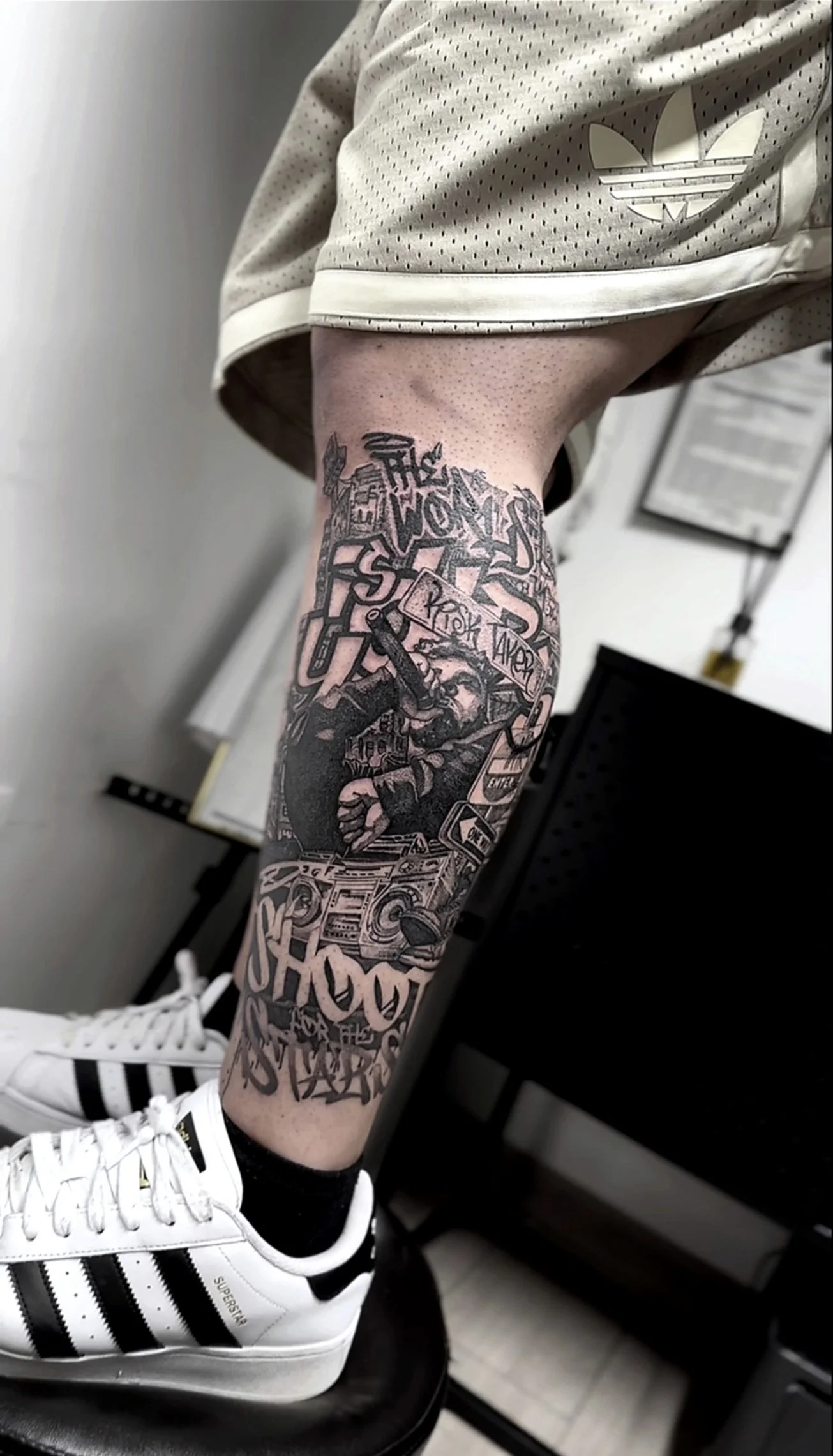 Tatuaj custom, compoziție personalizată.