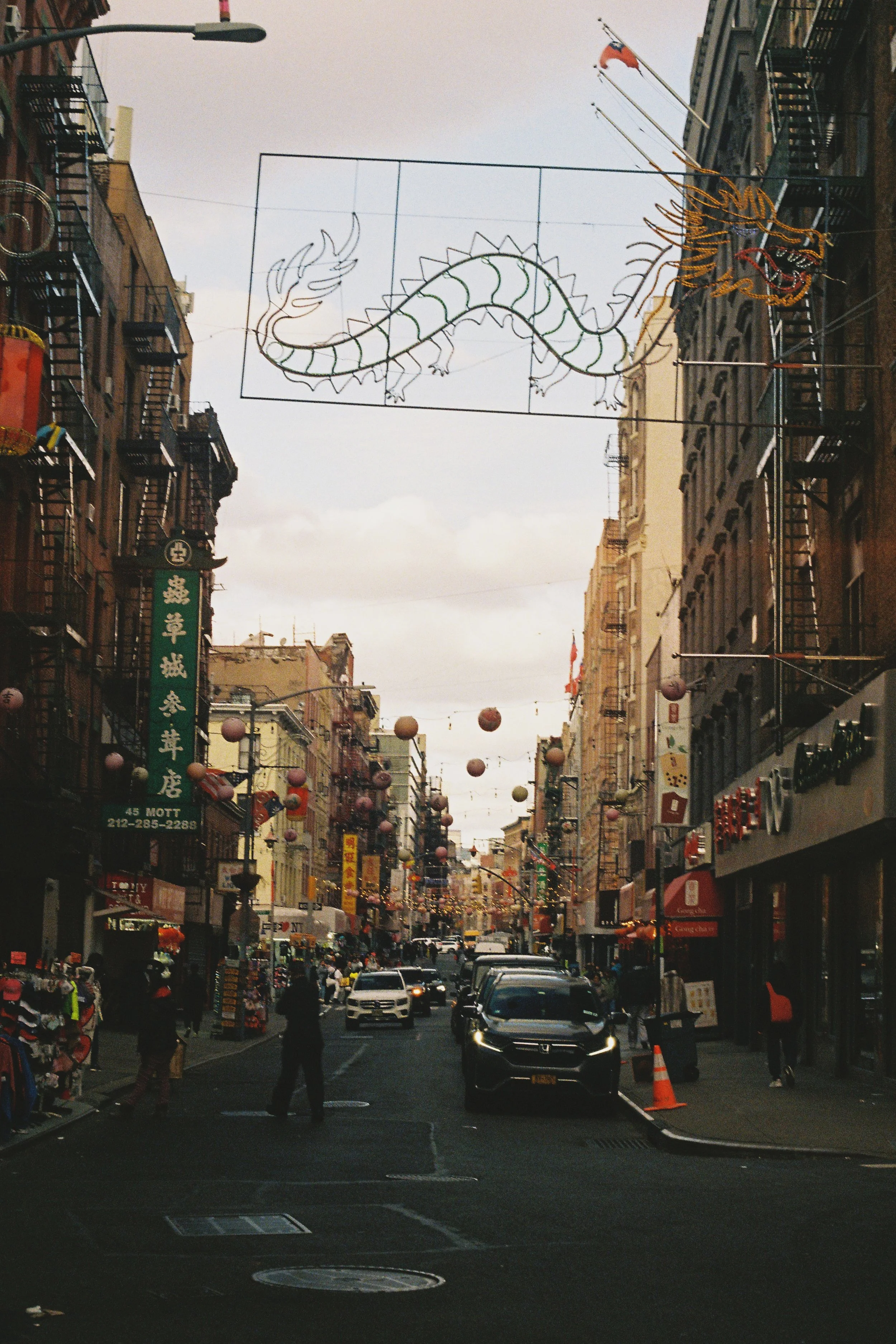01 / 03 25 / New York