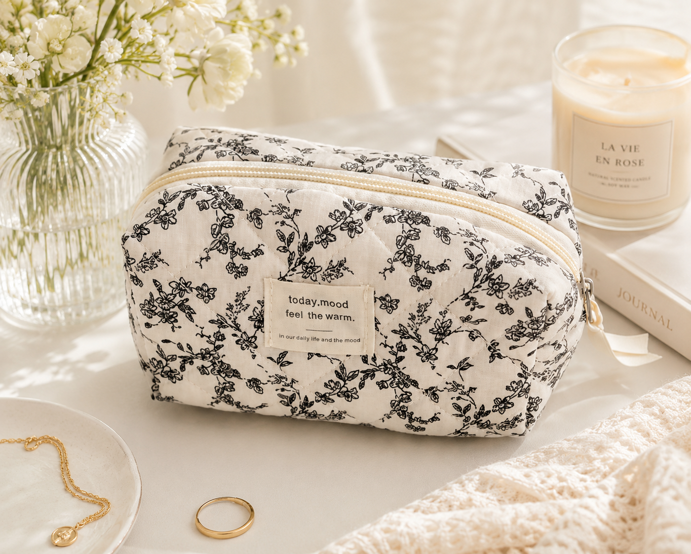 Black & White Ditsy Floral Soft Fabric Zipper Makeup Bag,, Skincare Bag, Sanitary Pad Bag, Lipstick Bag, Wallet, Storage Bag, Multi-Functional Storage Bag For Cosmetics