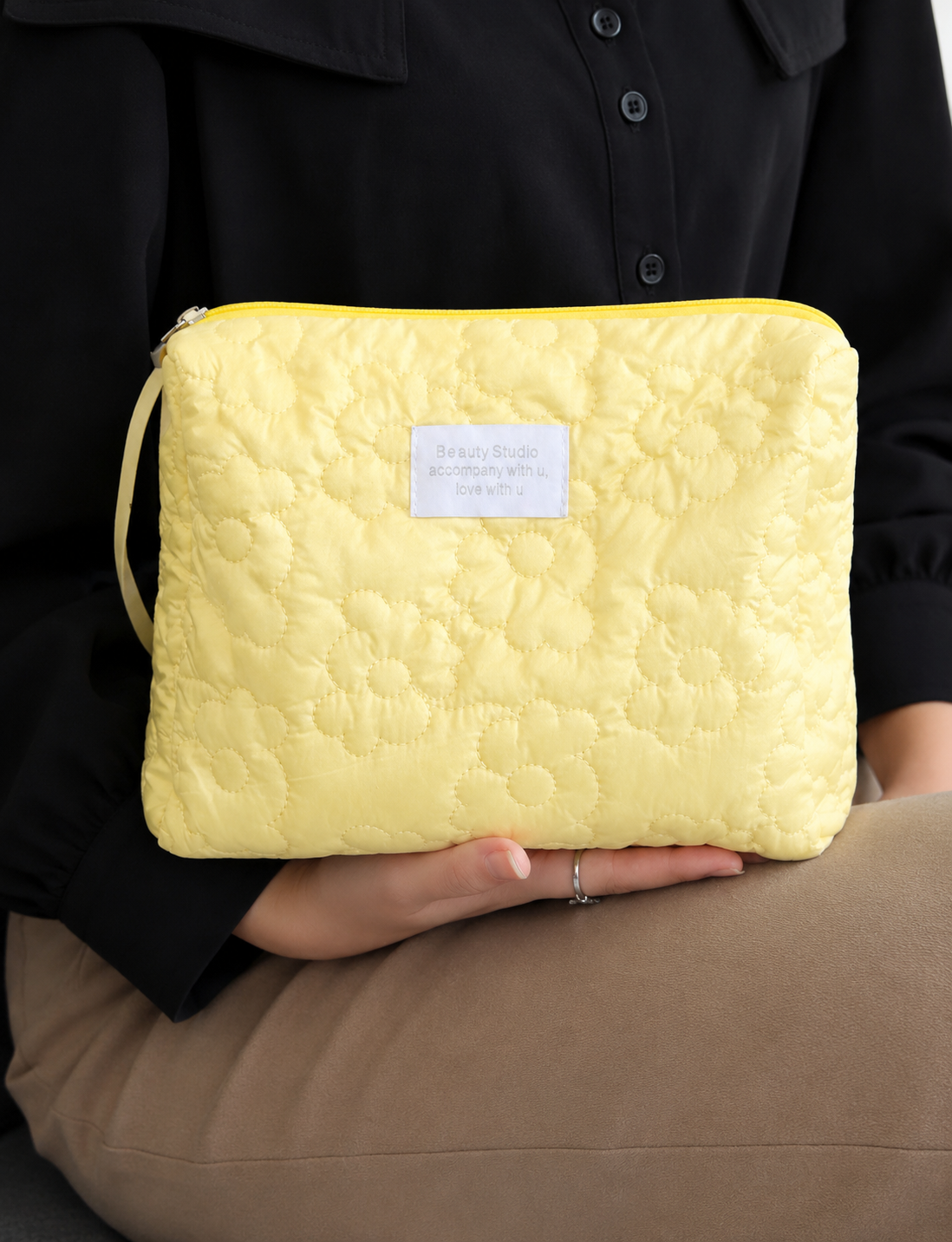 Yellow Quilted Cloud Bag Make Up Bag, Fashionable And Casual Large Capacity Portable Zipper Makeup Bags, Travel Storage Stationery Storage, Vacation Essentials Cosmetic Bags
