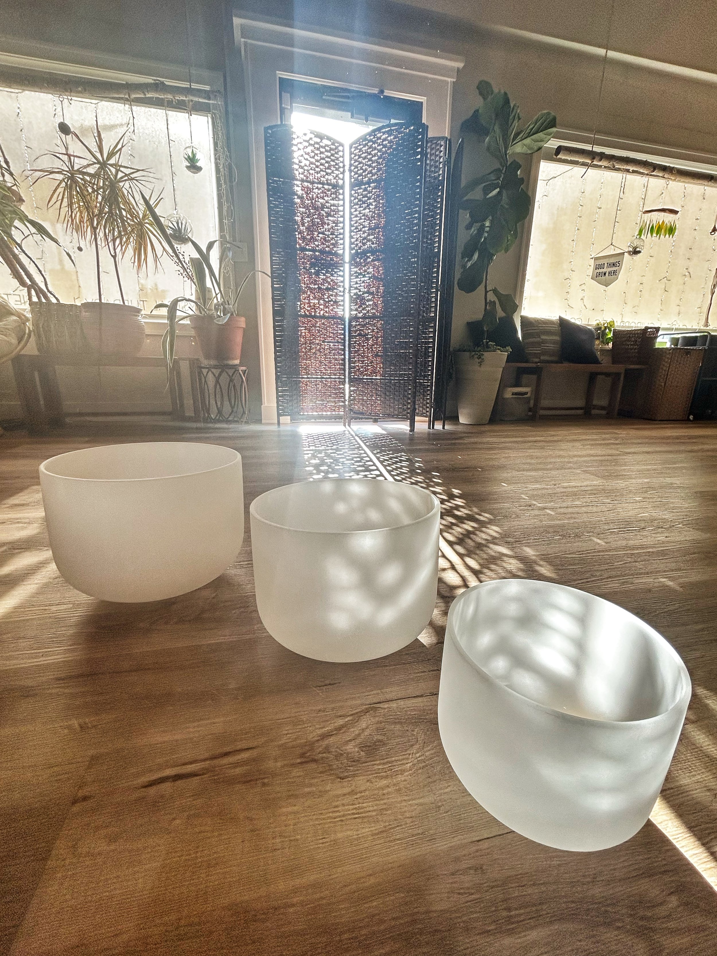 What to Expect at Your First Sound Bath: A Nervous-System-Safe Guide for Beginners