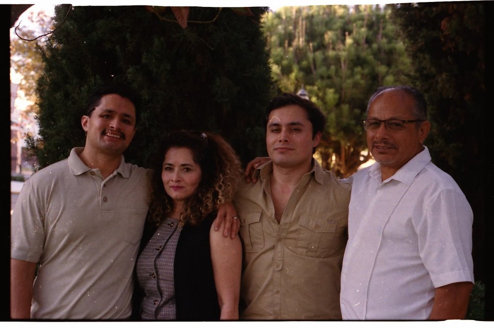 José Dañiel Vargas with family
