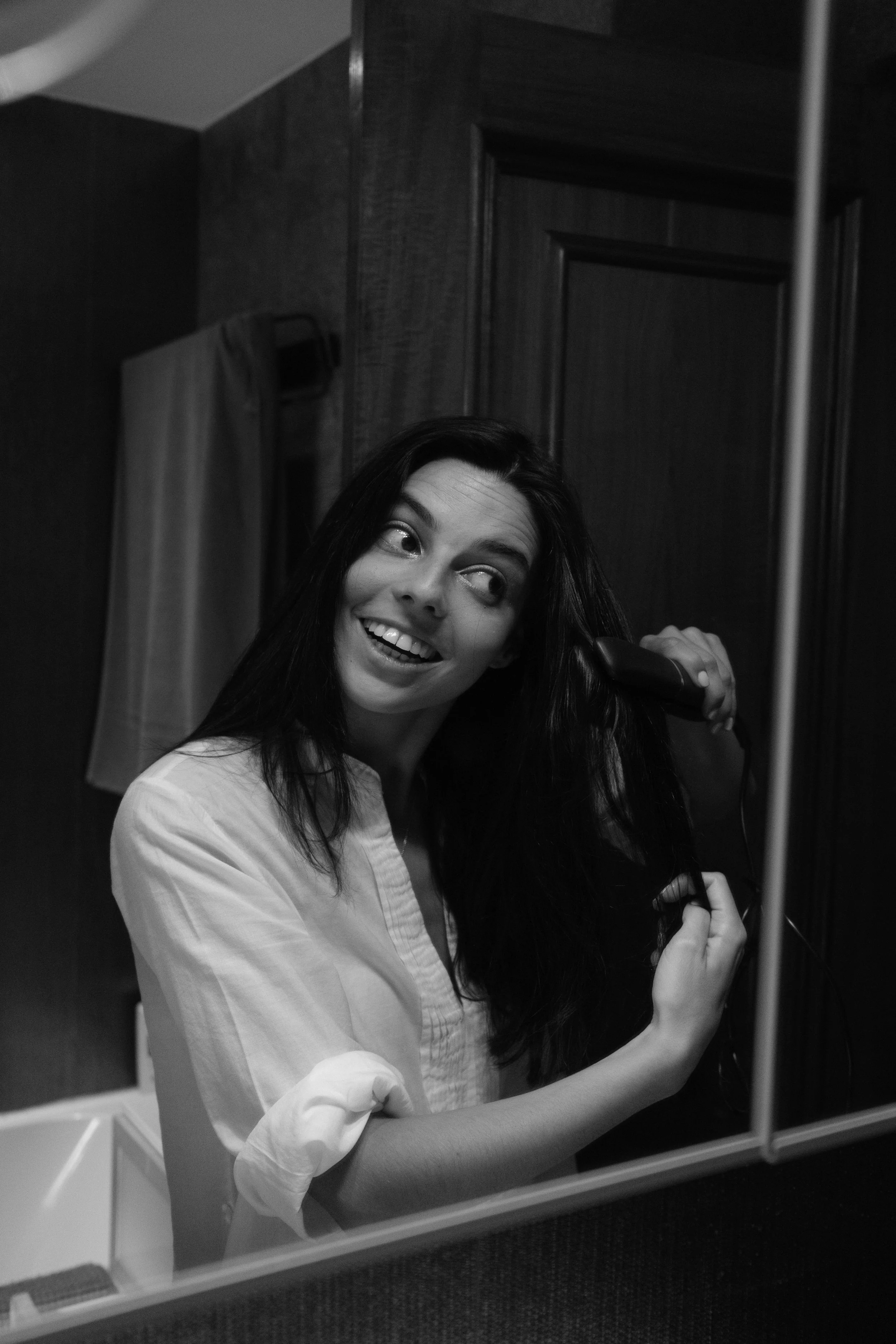 Leonor during the getting ready moments before the ceremony.