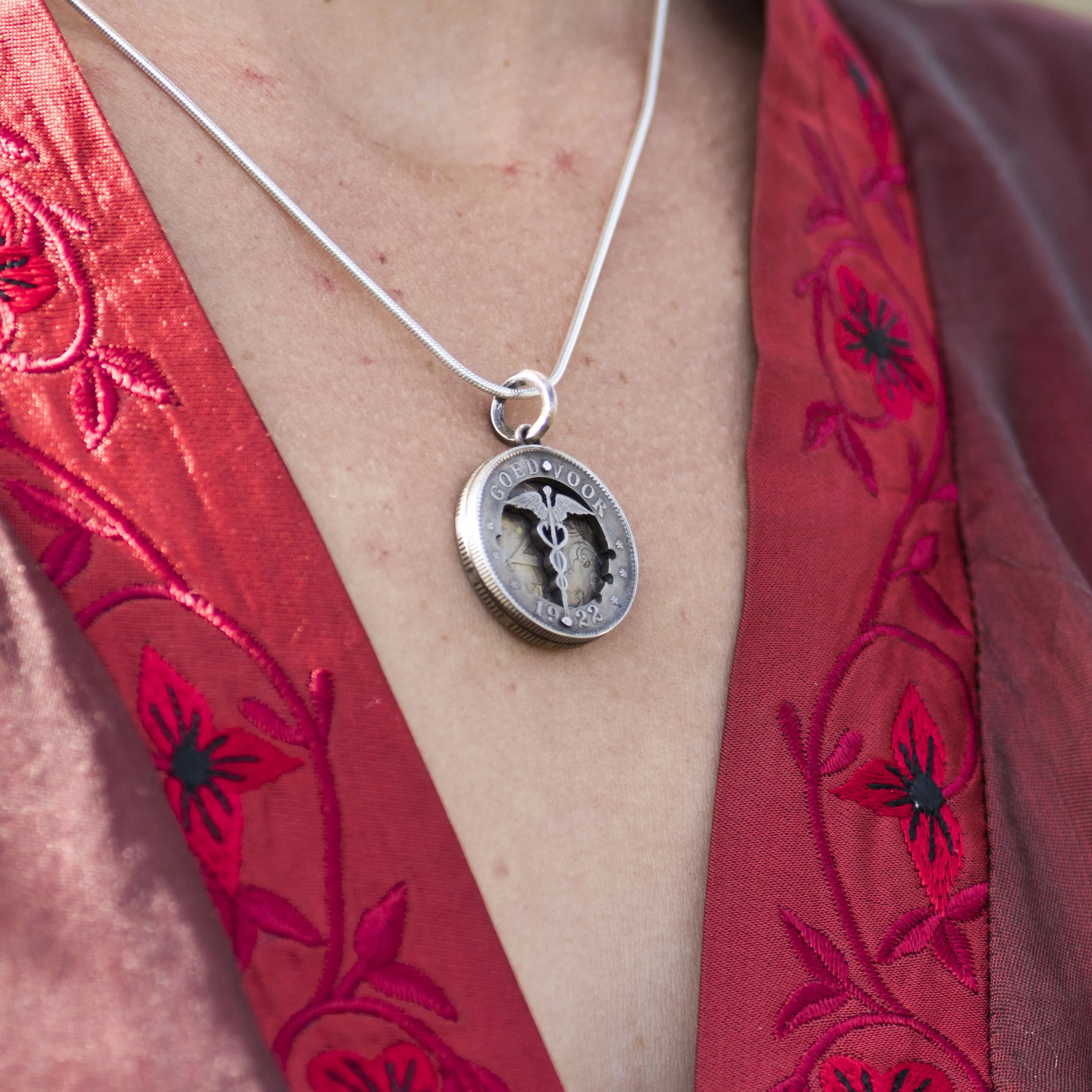 221104petitemonnaie_31pdt caducee.jpg