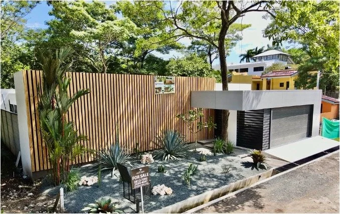 Guitar Residence — Surfside Playa Potrero

