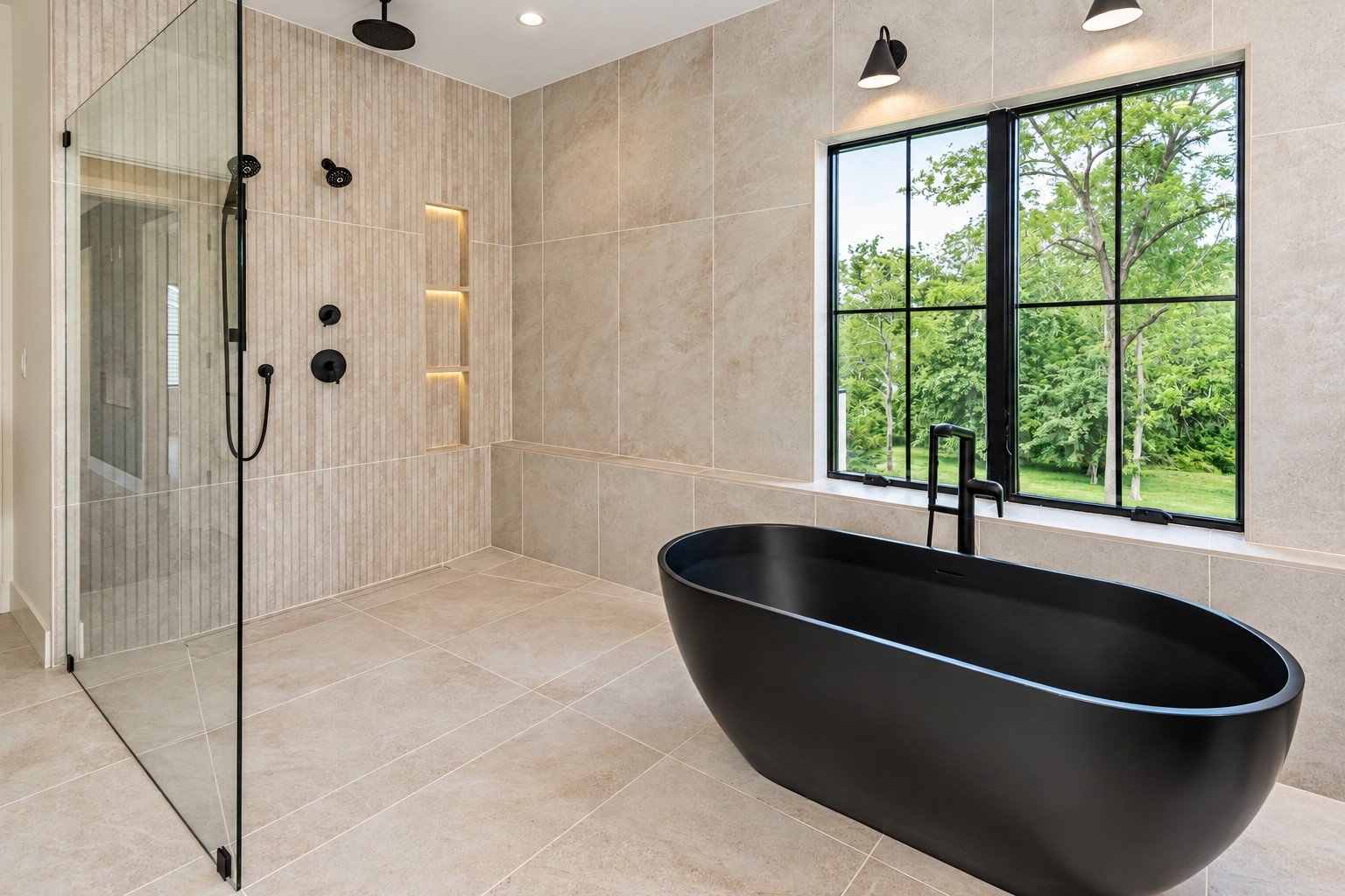 Oak Haven bathtub and shower