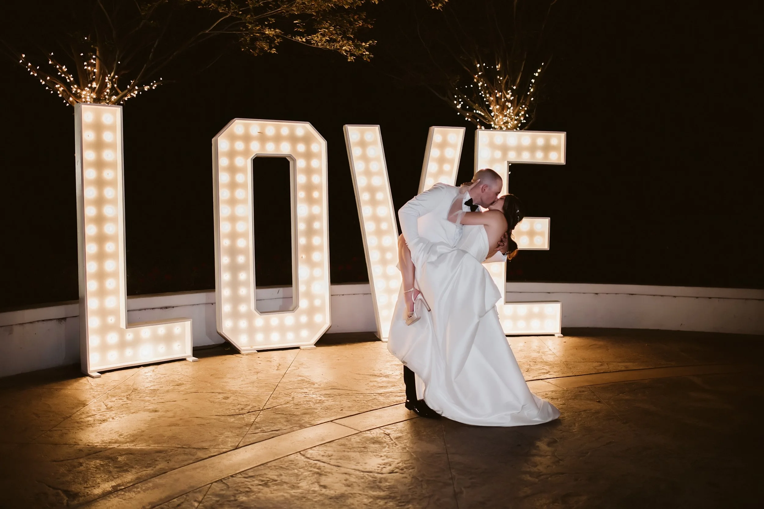 Mr & Mrs Oliver487.jpg