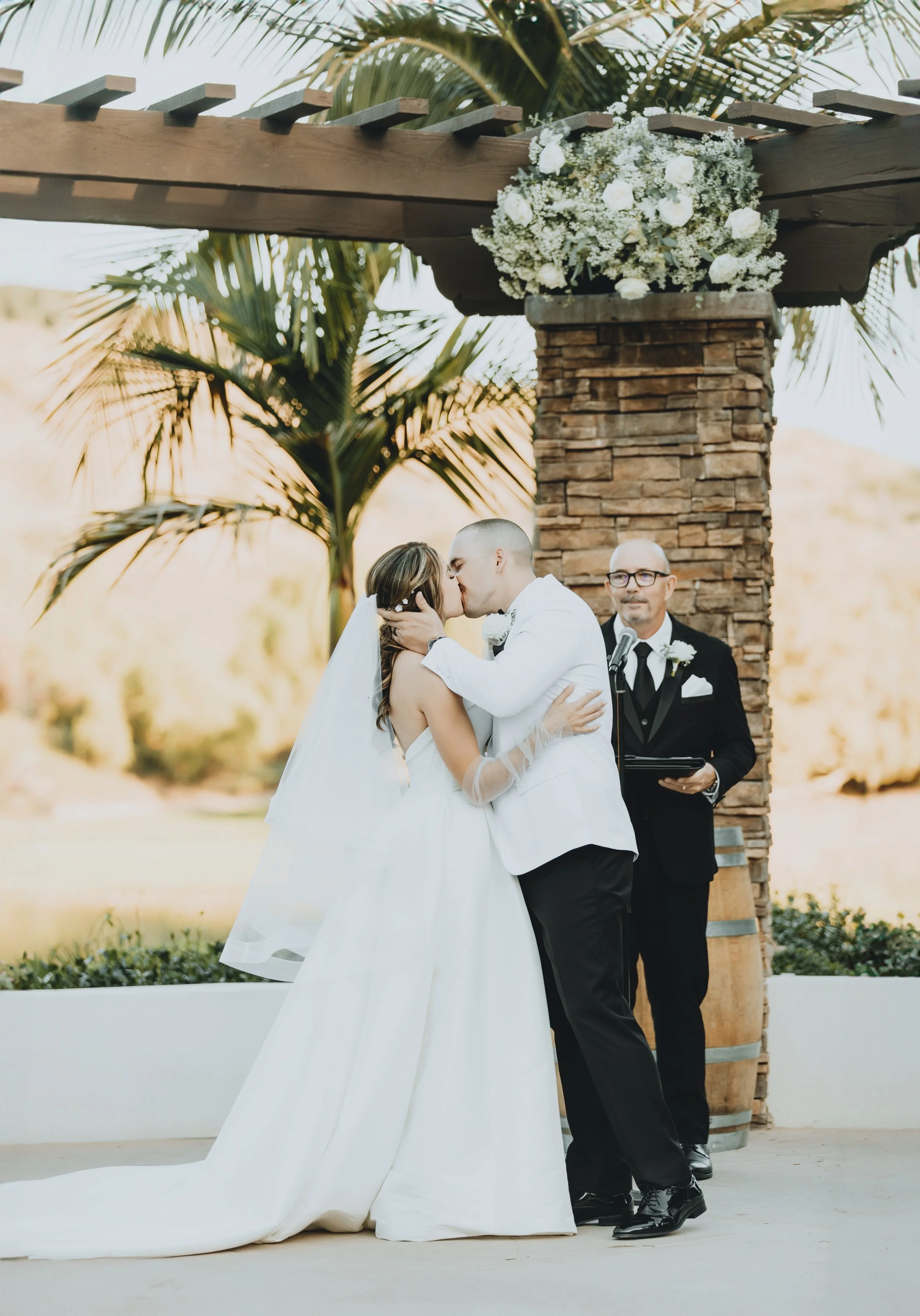 Mr & Mrs Oliver147.jpg