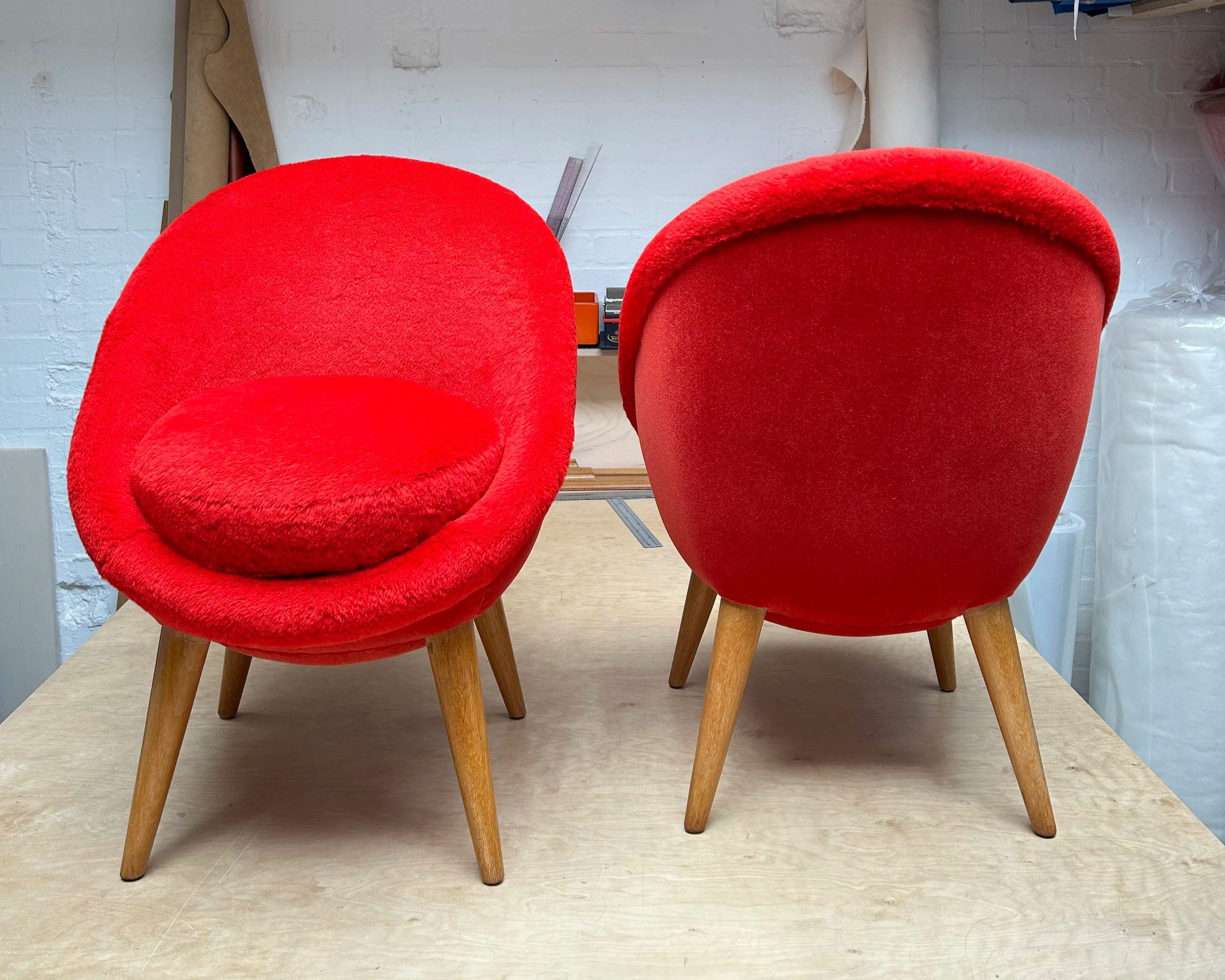 Jean+Royere+Oeuf+Chair+Kvadrat+3.png