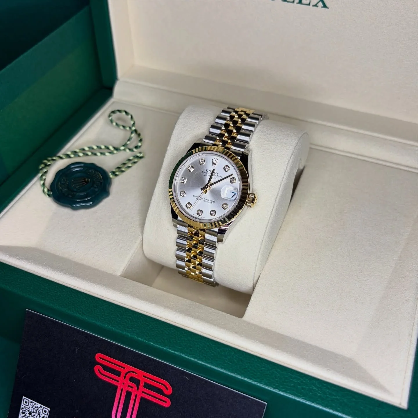 Yellow gold 31mm Rolex Datejust featuring a silver diamond dial 🤩💎 #rolex #timepiece #luxurywatches #watches #foryou